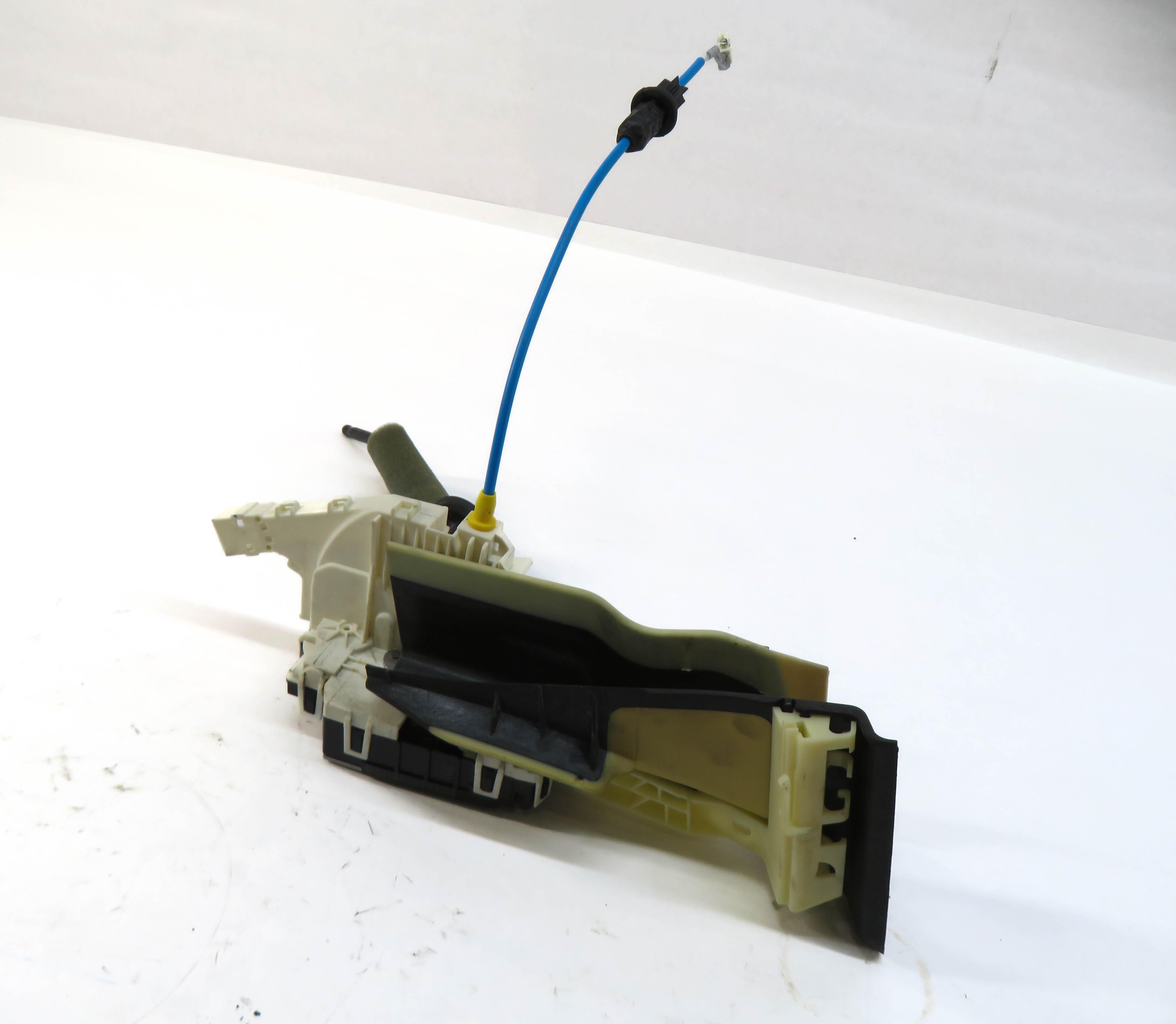 10-19 MERCEDES C E GLK SL CLS SLK (W204 W207 W212 X204) LEFT FRONT DOOR LATCH — exact item pictured