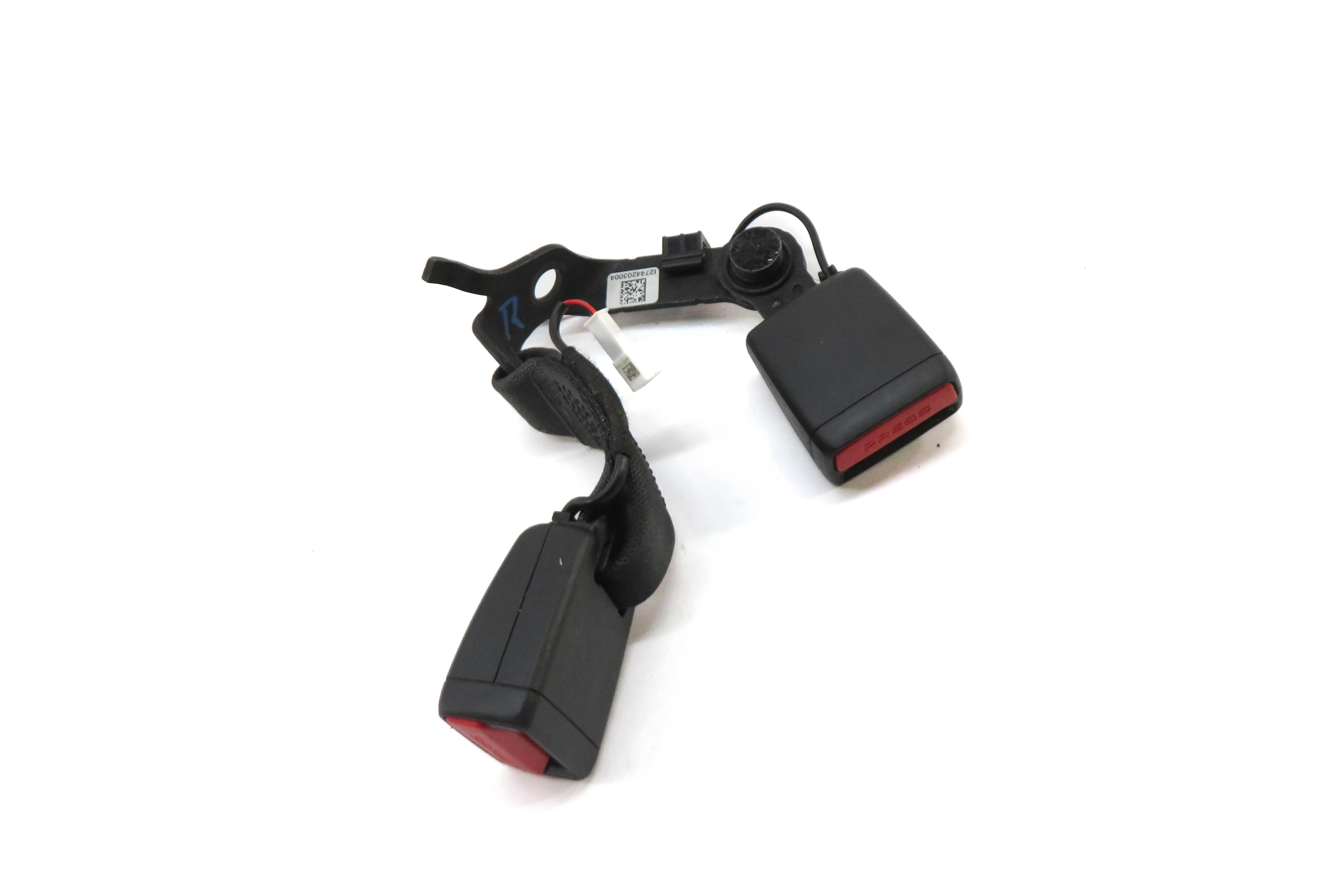 2019 BMW 330i (G20) REAR SEAT RIGHT & CENTER SEATBELT BUCKLE RECEIVER (BLACK) — exact item pictured