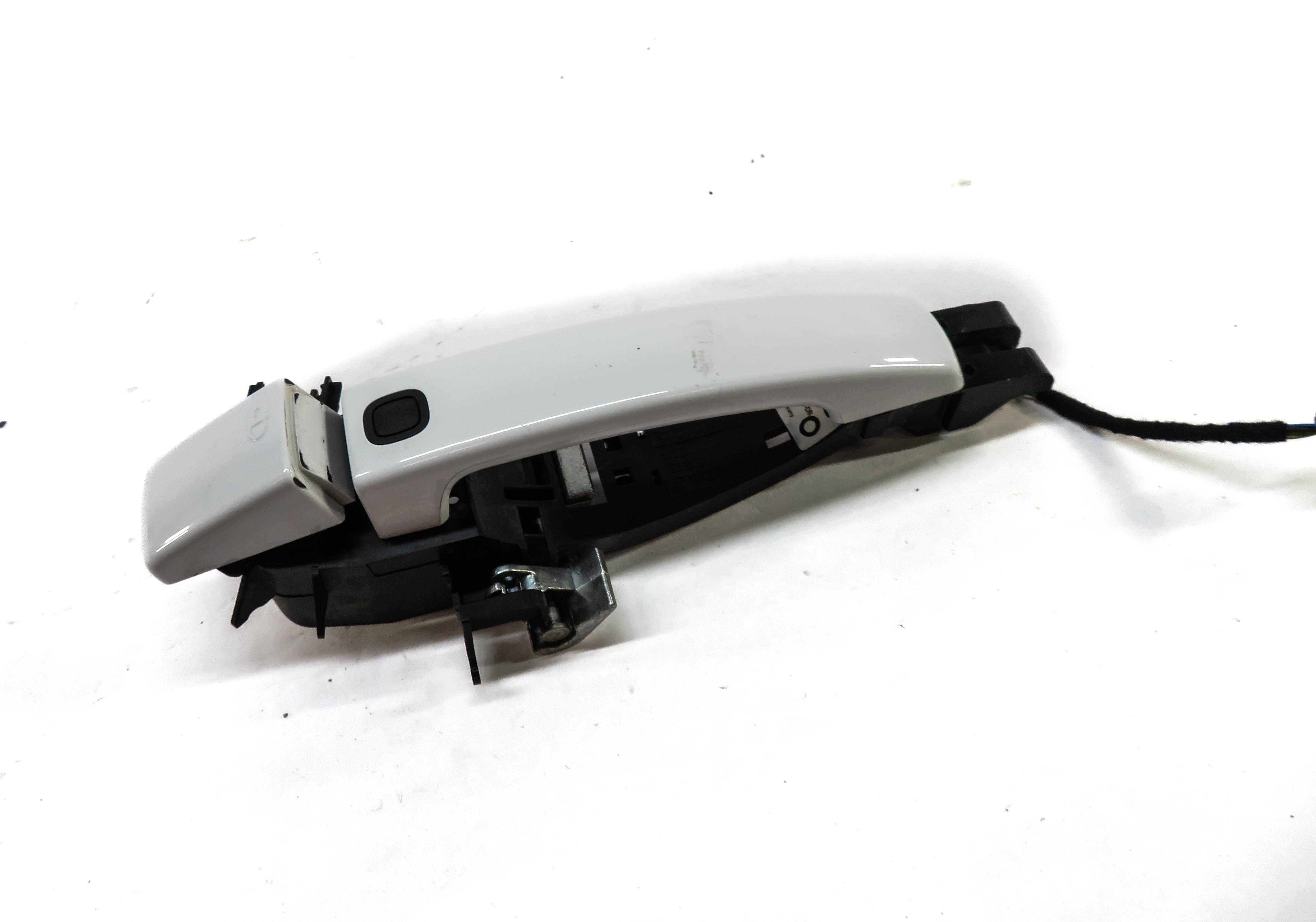 2010-2016 LR4 RANGE ROVER SPORT (L320) LEFT FRONT PASSIVE DOOR HANDLE (WHITE) — exact item pictured