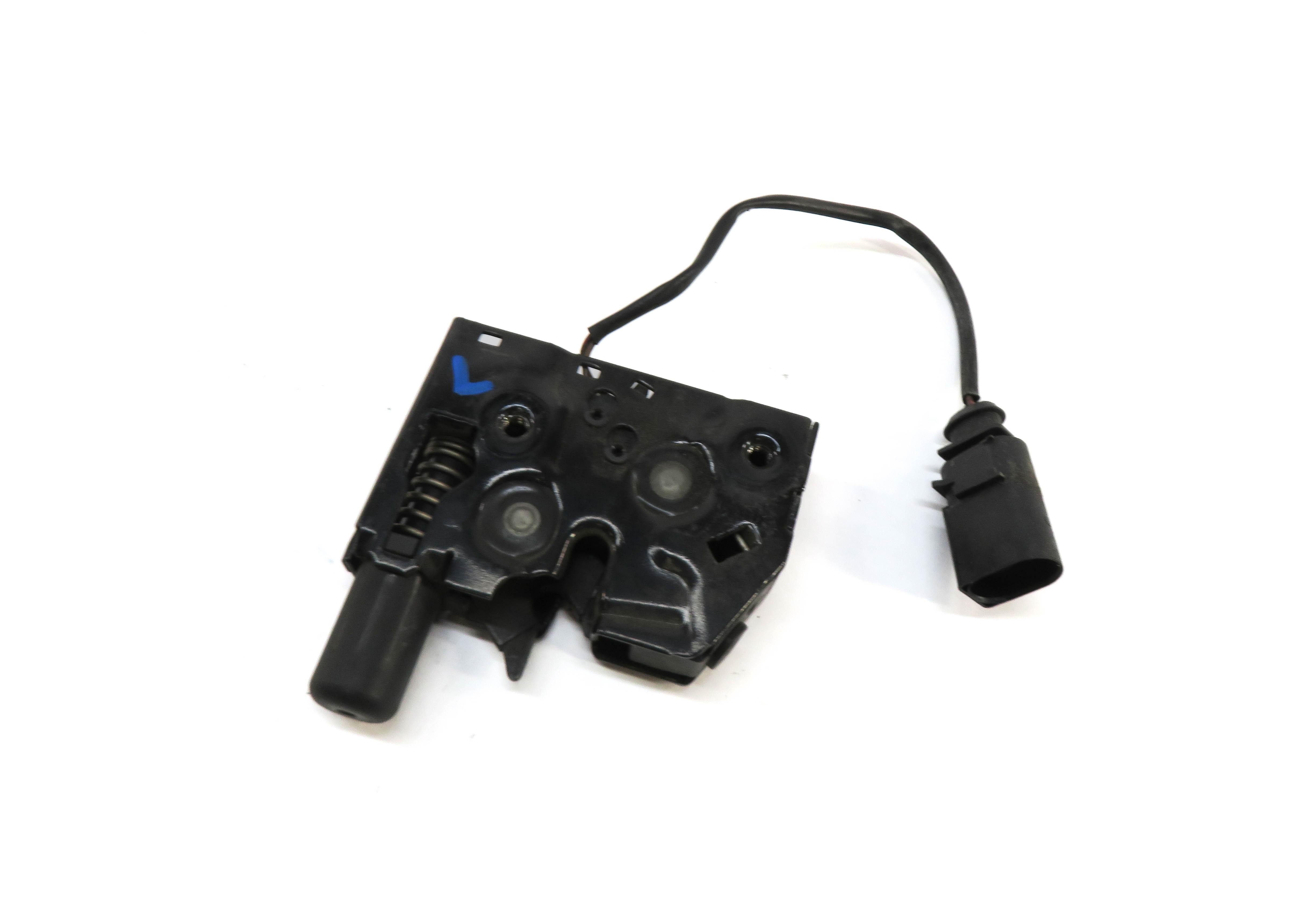 2013 AUDI A6 (C7) LEFT FRONT DRIVER LOWER HOOD LOCK LATCH STRIKER SPRING — exact item pictured