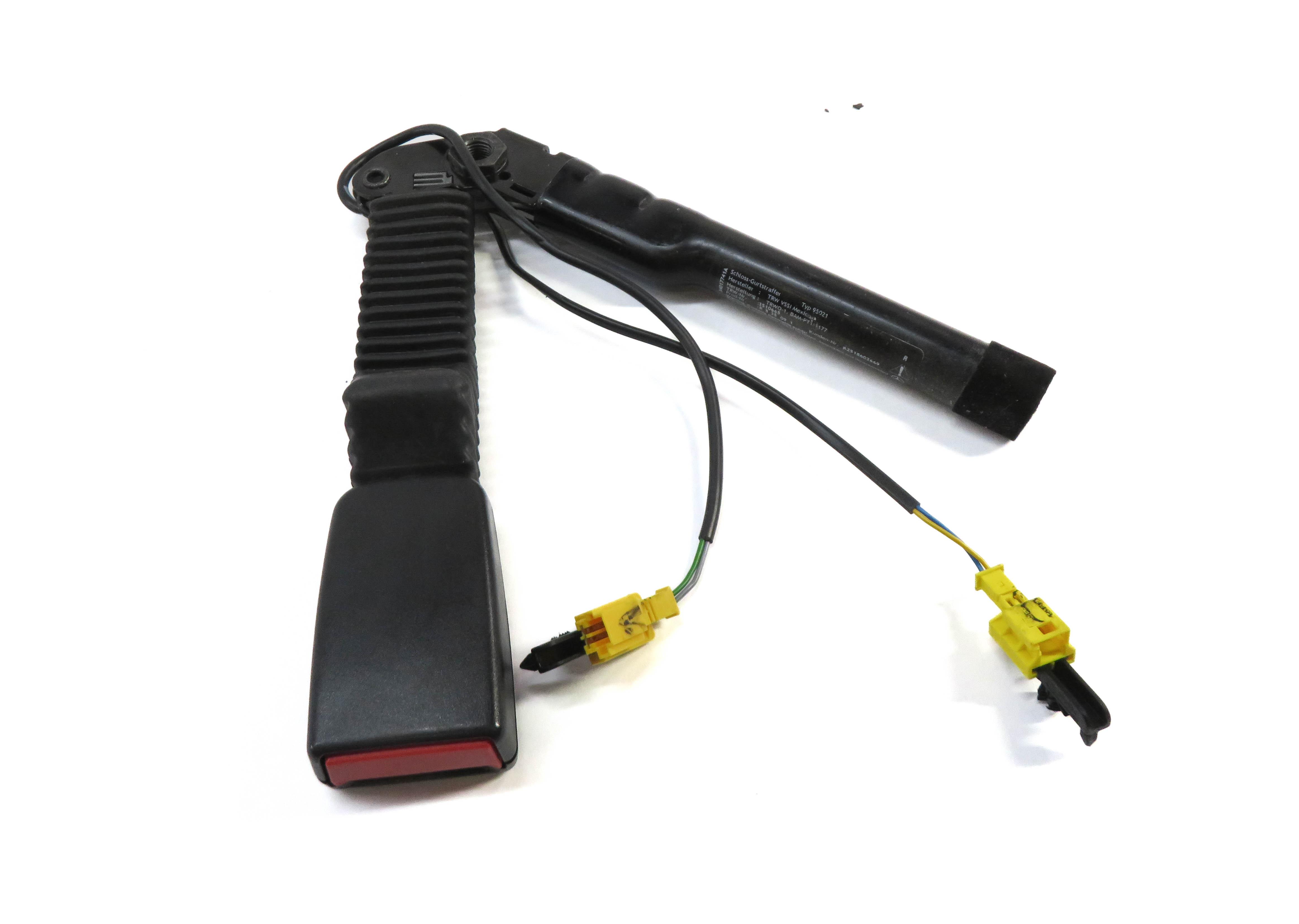 2008-2012 MERCEDES GL ML R (W164 W251 X164) RIGHT FRONT SEATBELT BUCKLE RECEIVER — exact item pictured