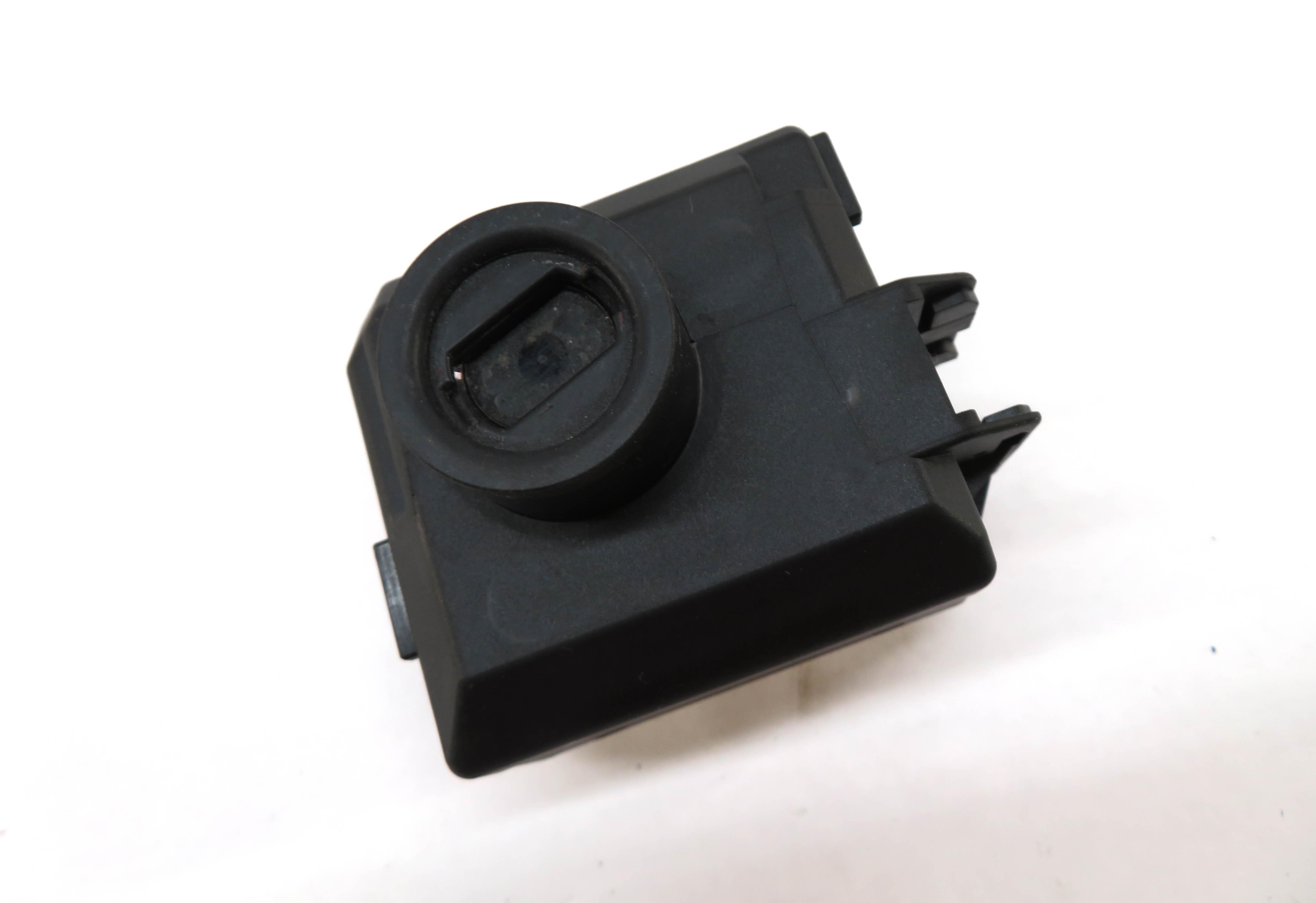 2014-2015 MERCEDES BENZ CLA45 AMG CLA250 (C117) IGNITION SWITCH MODULE — exact item pictured