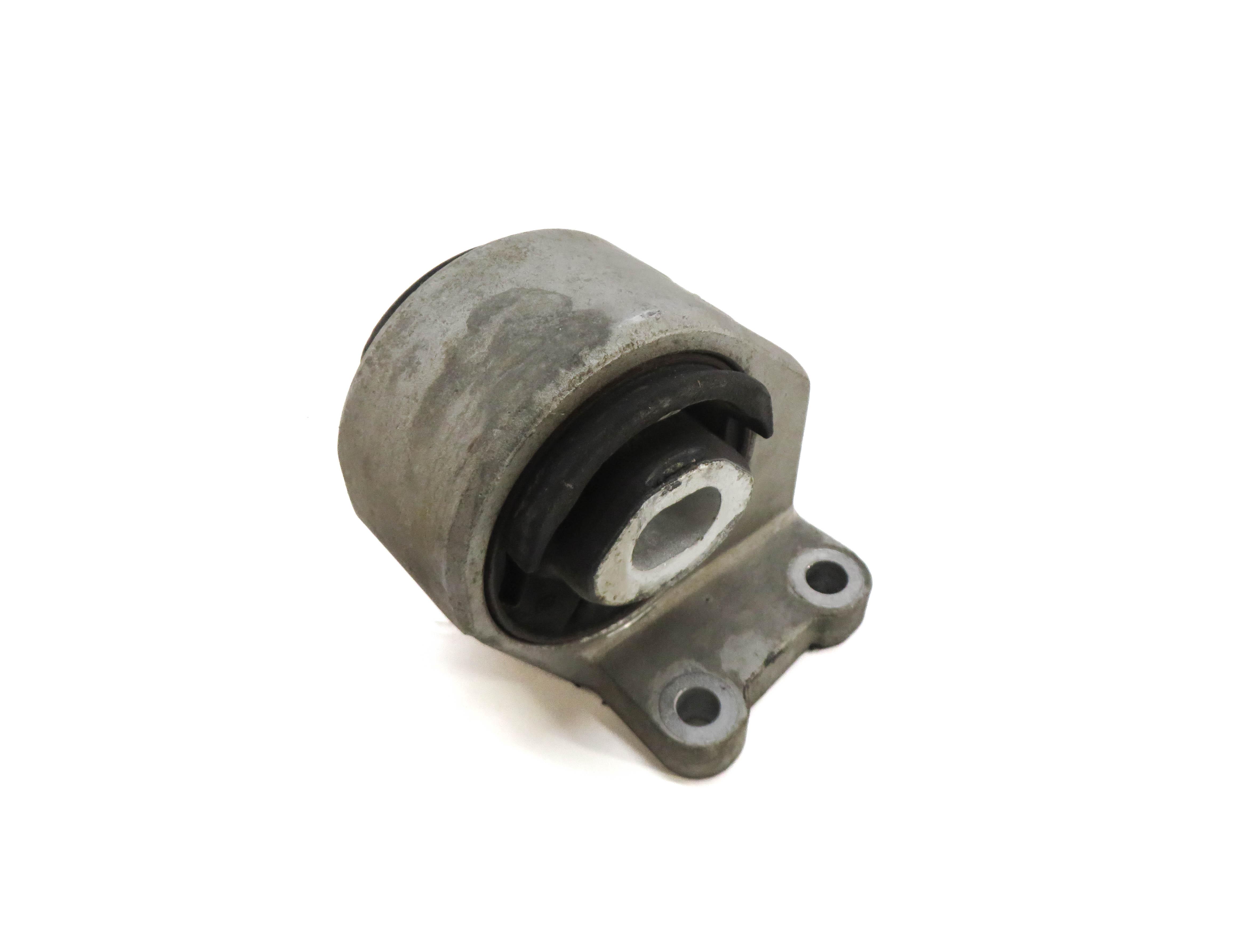 2010 LAND ROVER LR4 5.0L AJ133 V8 ENGINE TRANSMISSION MOUNT BRACKET — exact item pictured