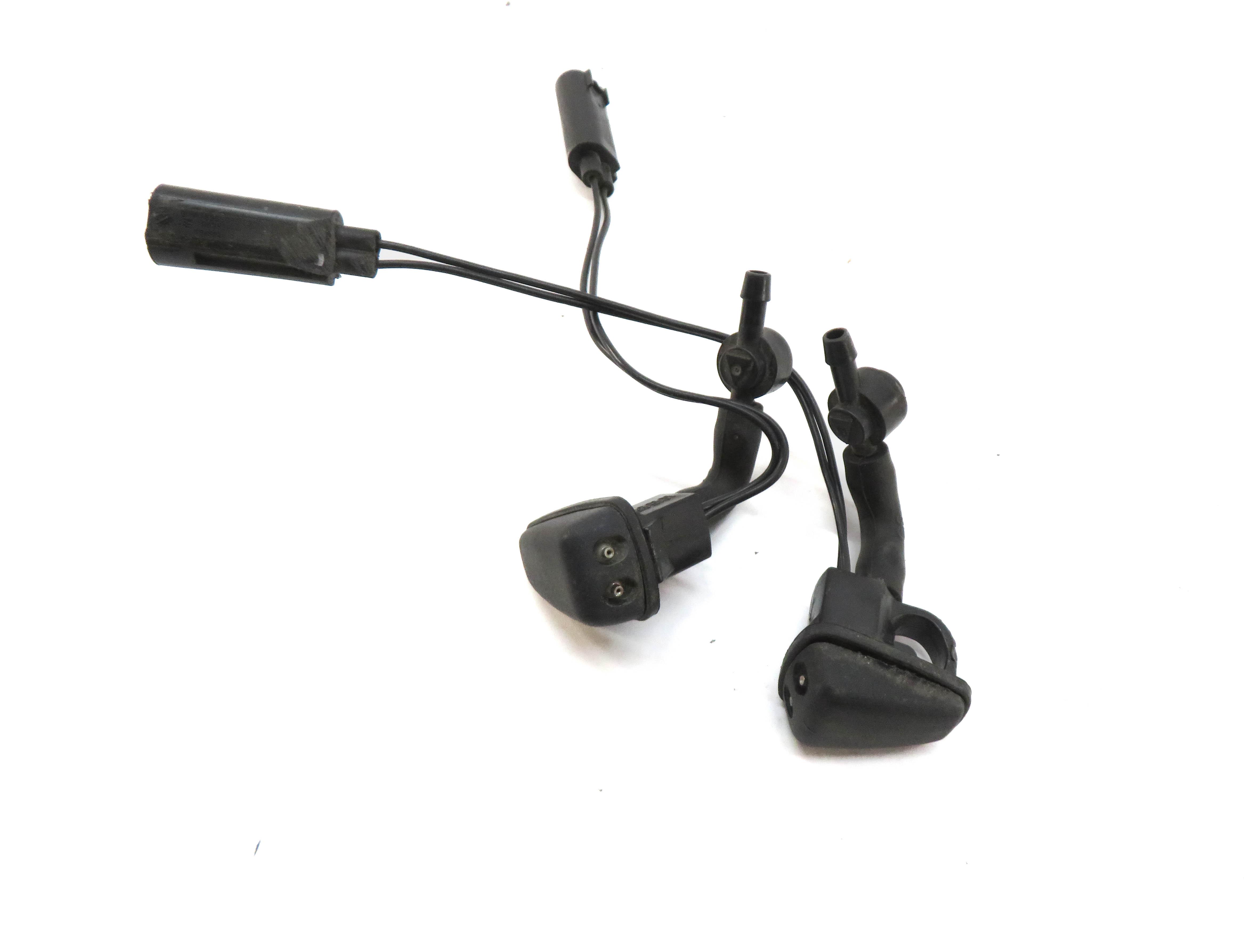 2010 LAND ROVER LR4 FRONT LEFT & RIGHT WINDSHIELD WIPER SQUIRTER NOZZLE SET-2 — exact item pictured