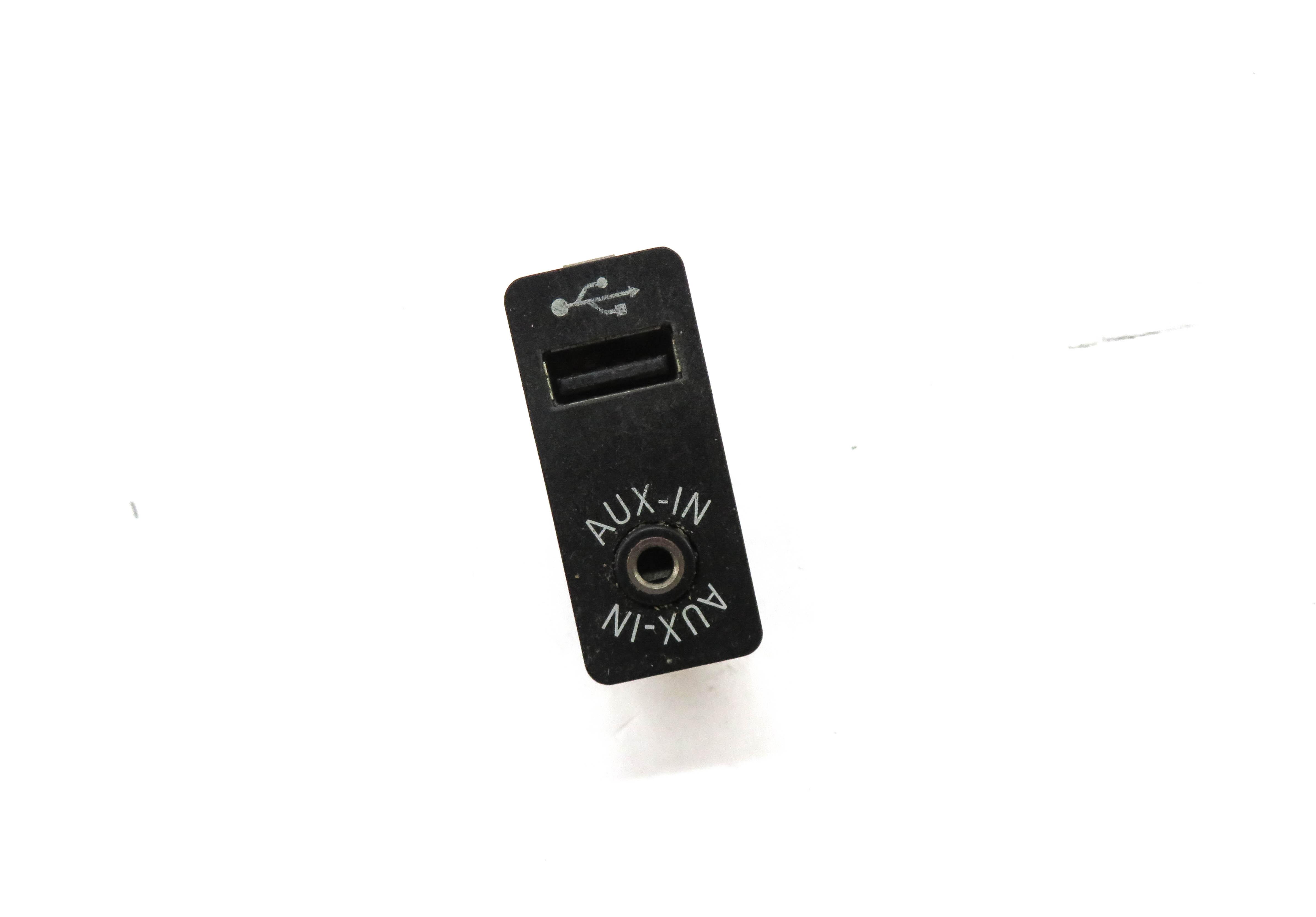 2012 BMW 528i (F10) AUXILIARY AUDIO IN INPUT JACK w/ USB — exact item pictured