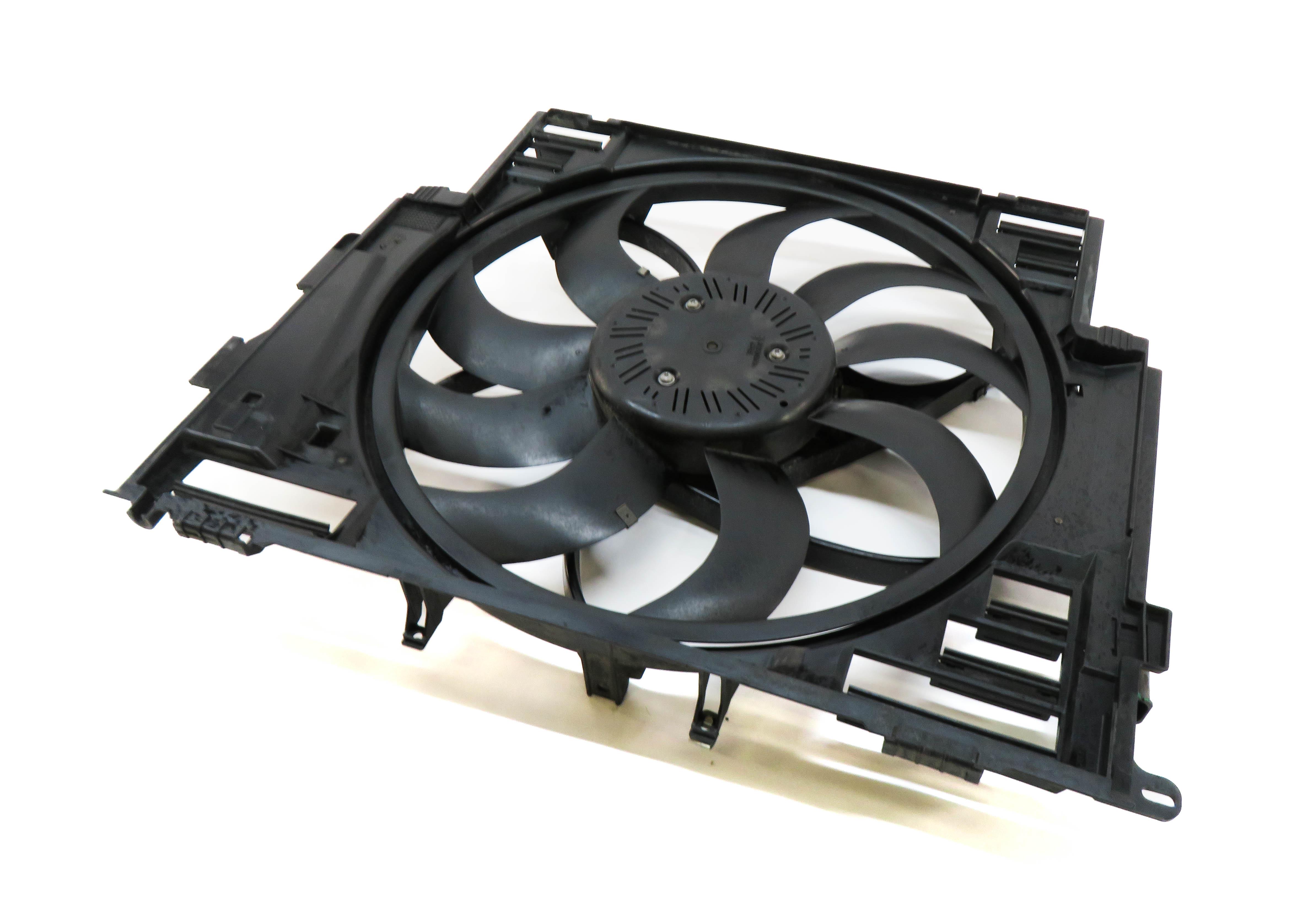 2012-2016 BMW 528i (F10) RADIATOR 600 WATT ELECTRIC COOLING FAN w/ SHROUD — exact item pictured