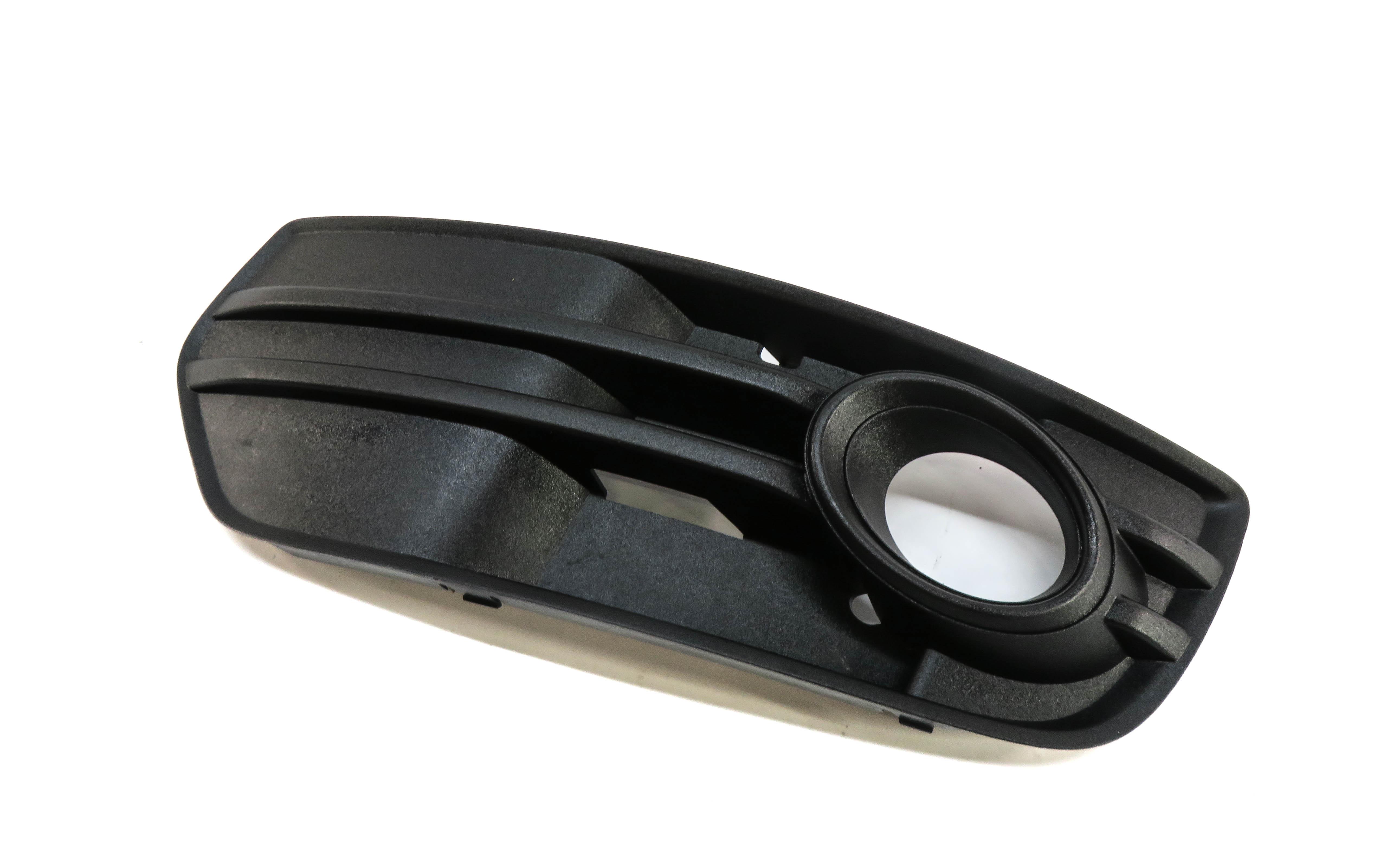 2009-2012 AUDI Q5 (B8 8R) LEFT FRONT DRIVER FOGLIGHT GRILLE TRIM — exact item pictured