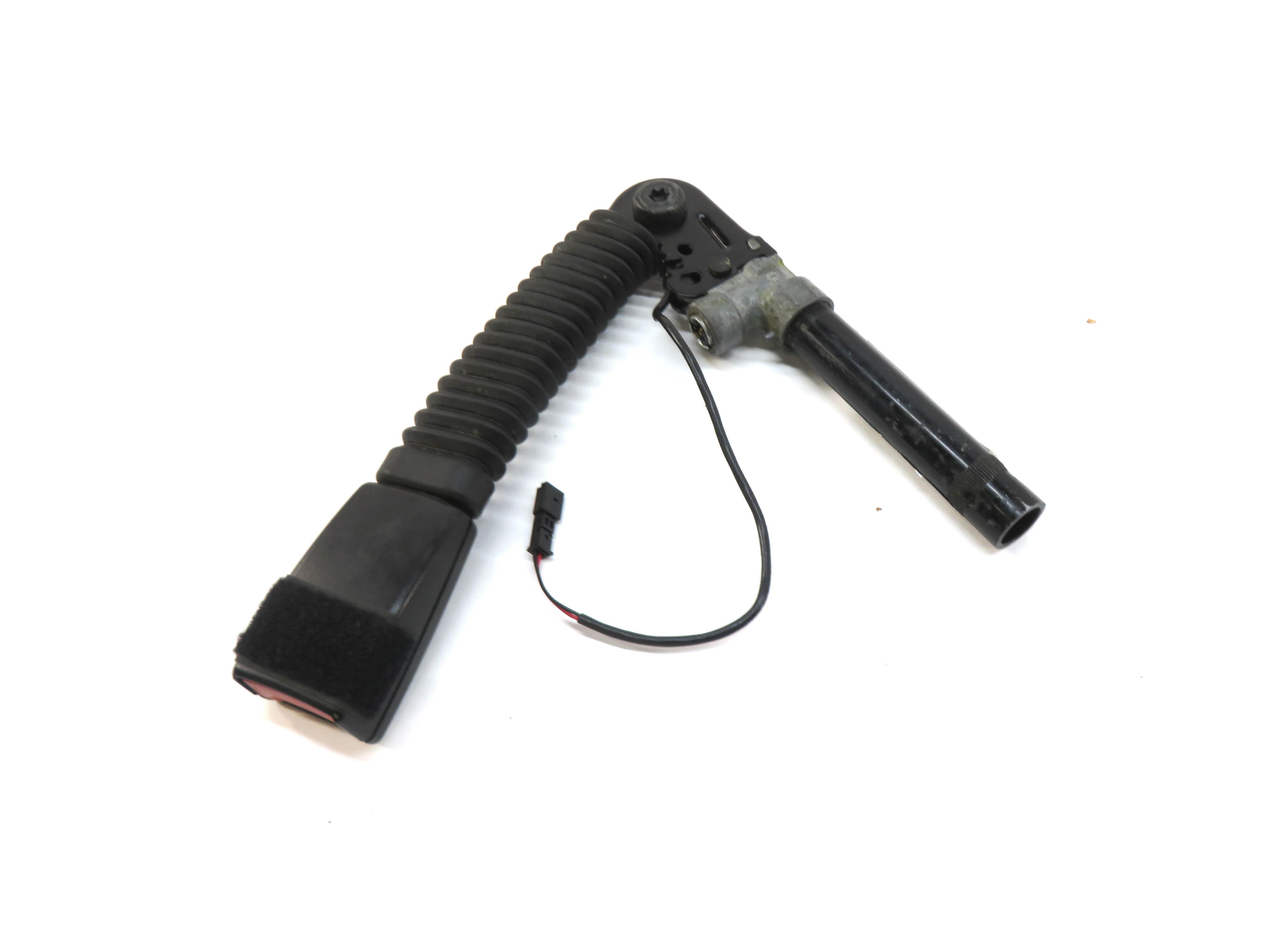 13-16 BMW 5 7 SERIES (F01 F10) FRONT RIGHT PASSENGER SEATBELT BUCKLE RECEIVER — exact item pictured