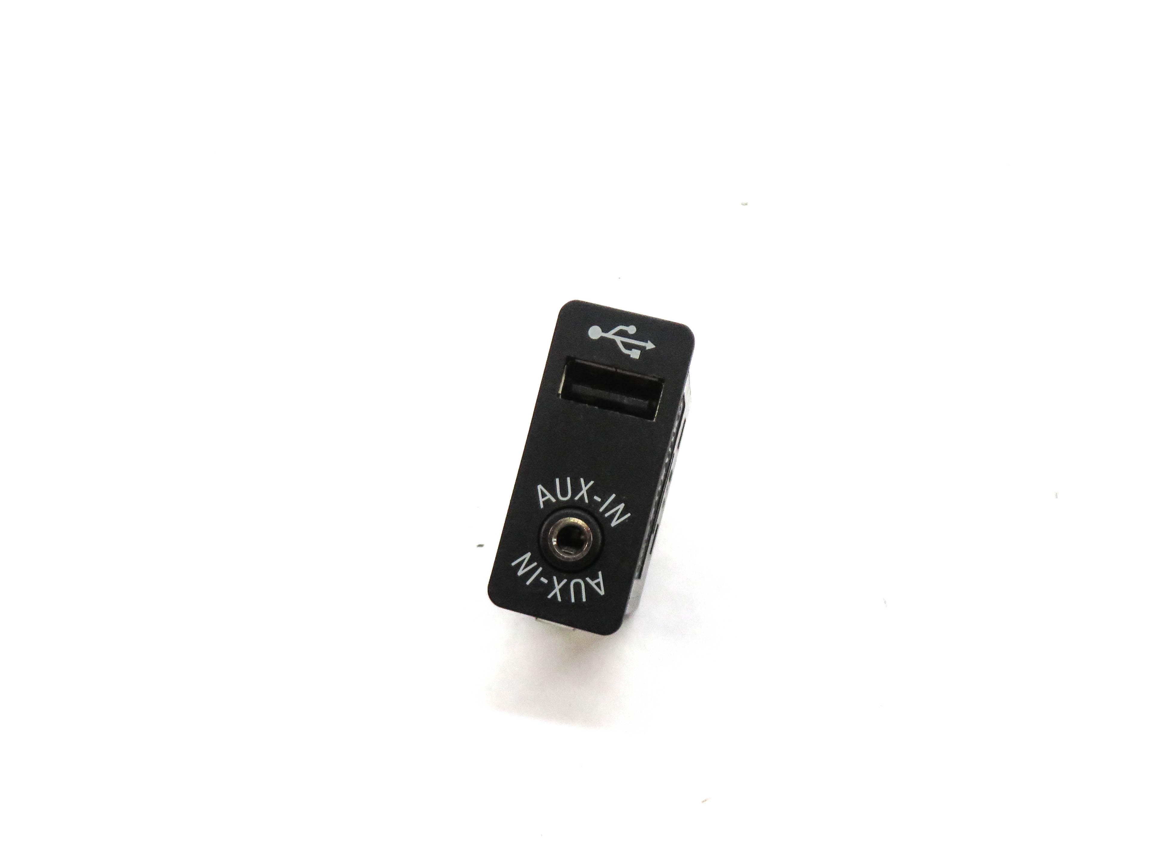 2012 BMW 528i (F10) RADIO STEREO AUX AUXILIARY AUDIO IN INPUT JACK w/ USB — exact item pictured