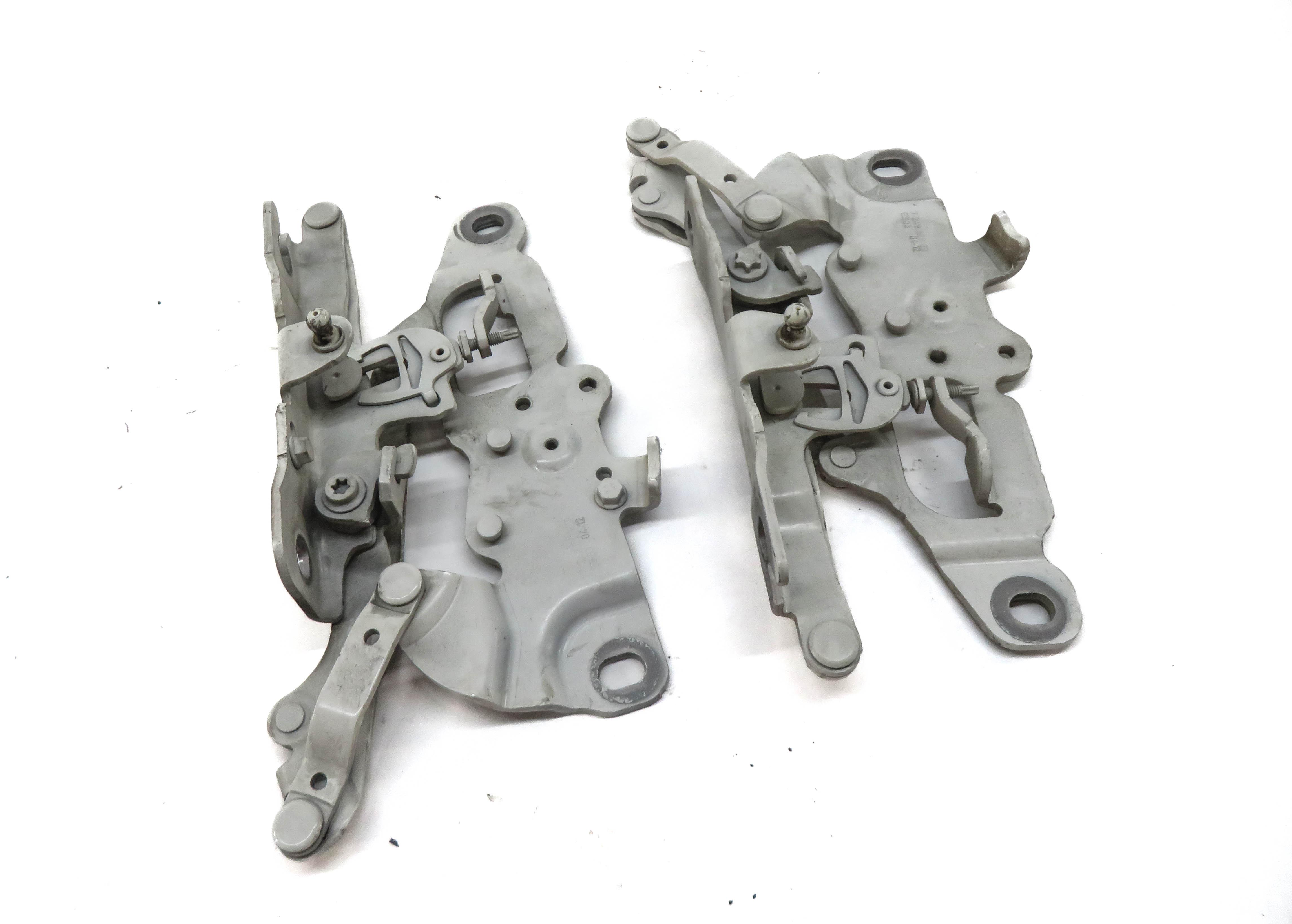 12-19 BMW 528i 535i 550i 640i 650i M5 M6 (F06 F10) FRONT HOOD HINGE SET (WHITE) — exact item pictured