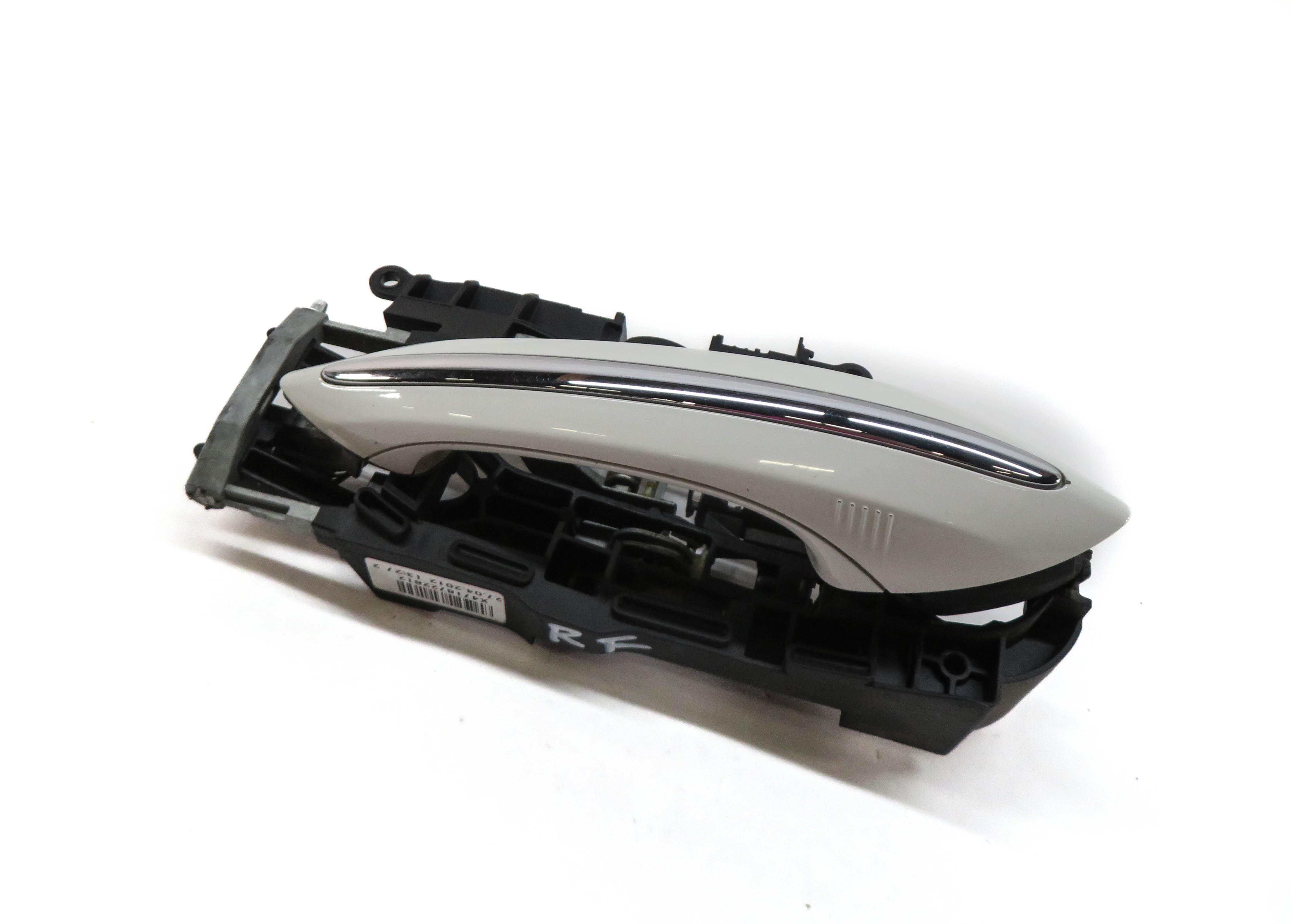 09-19 BMW 5 6 7 SERIES (F01 F10 F12) RIGHT FRONT COMFORT DOOR HANDLE (WHITE) — exact item pictured