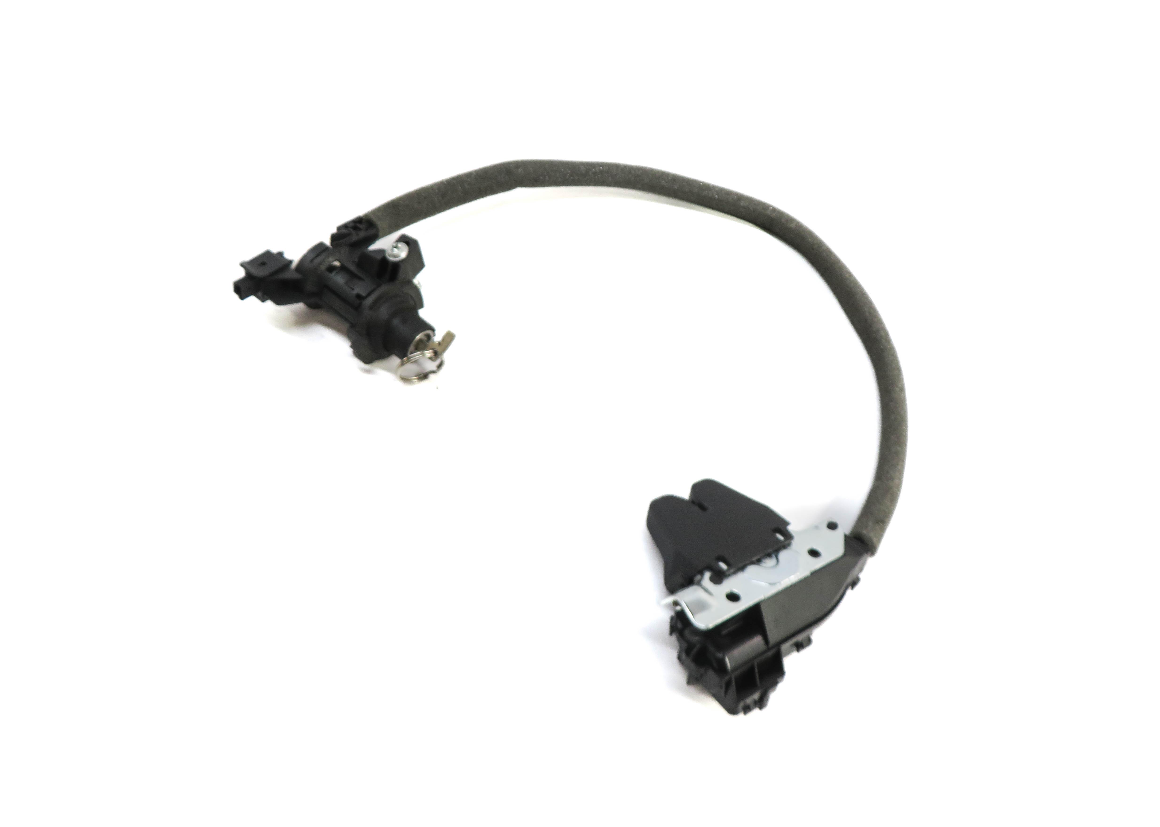 2013 MERCEDES CLS63 AMG (W218) TRUNK LOCK LATCH ACTUATOR w/ LOCK CYLINDER & KEY — exact item pictured