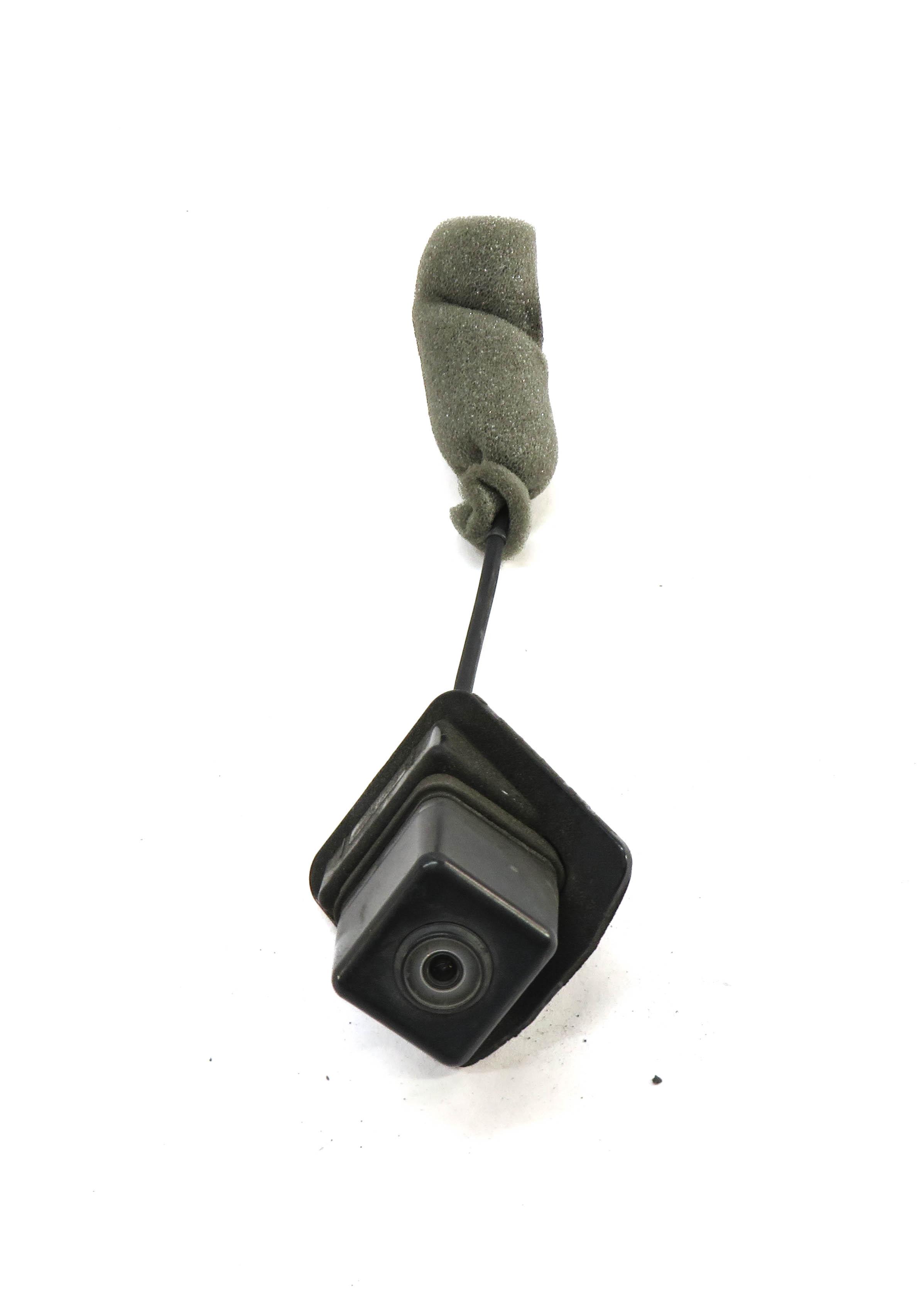 12-13 MERCEDES E350 E550 CLS550 CLS63 (W207 W218) REARVIEW BACKUP REVERSE CAMERA — exact item pictured