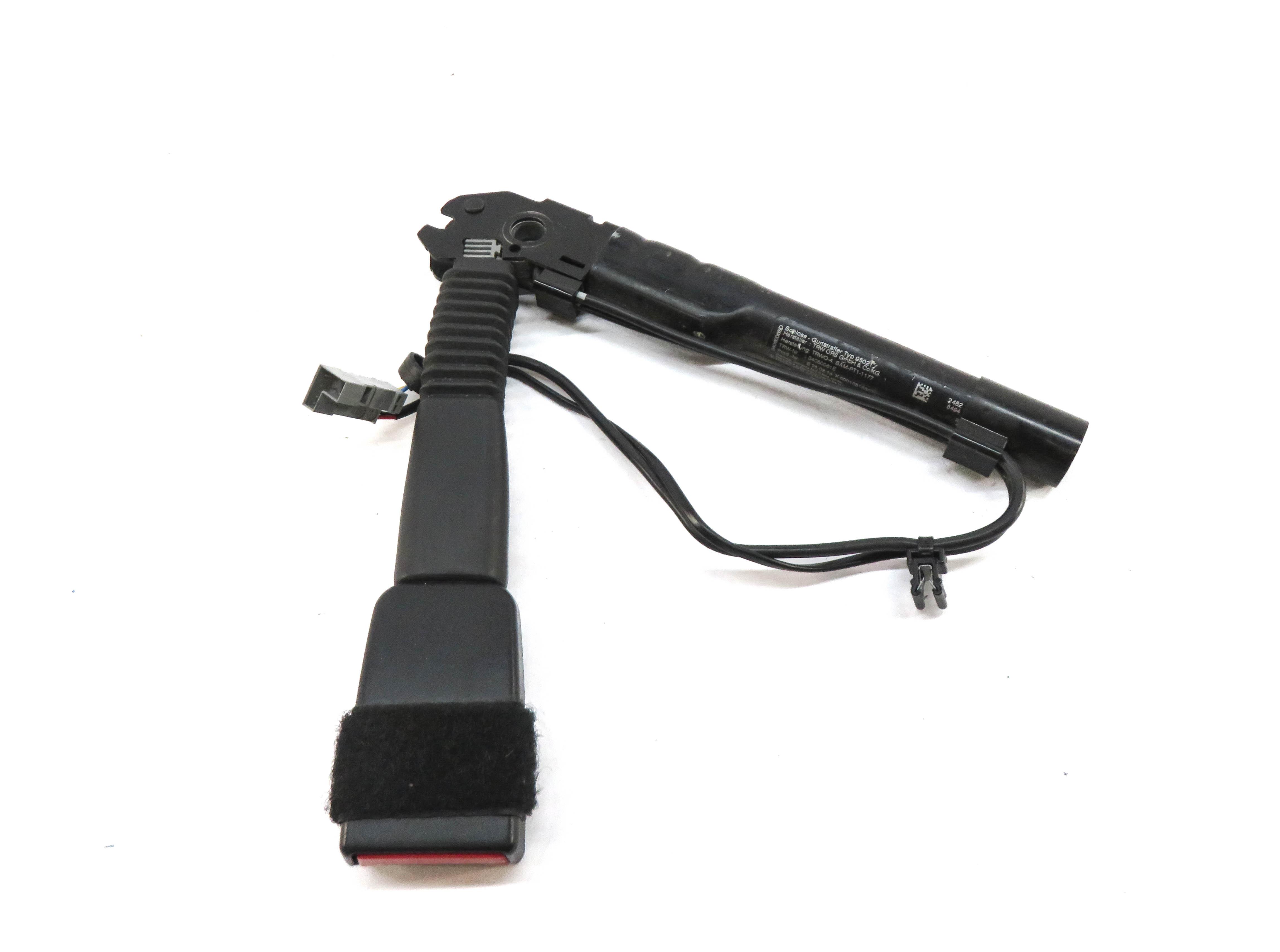 08-16 BMW 135i 328i 335i M3 Z4 (E84 E87 E89 E90) RIGHT FRONT SEATBELT RECEIVER — exact item pictured
