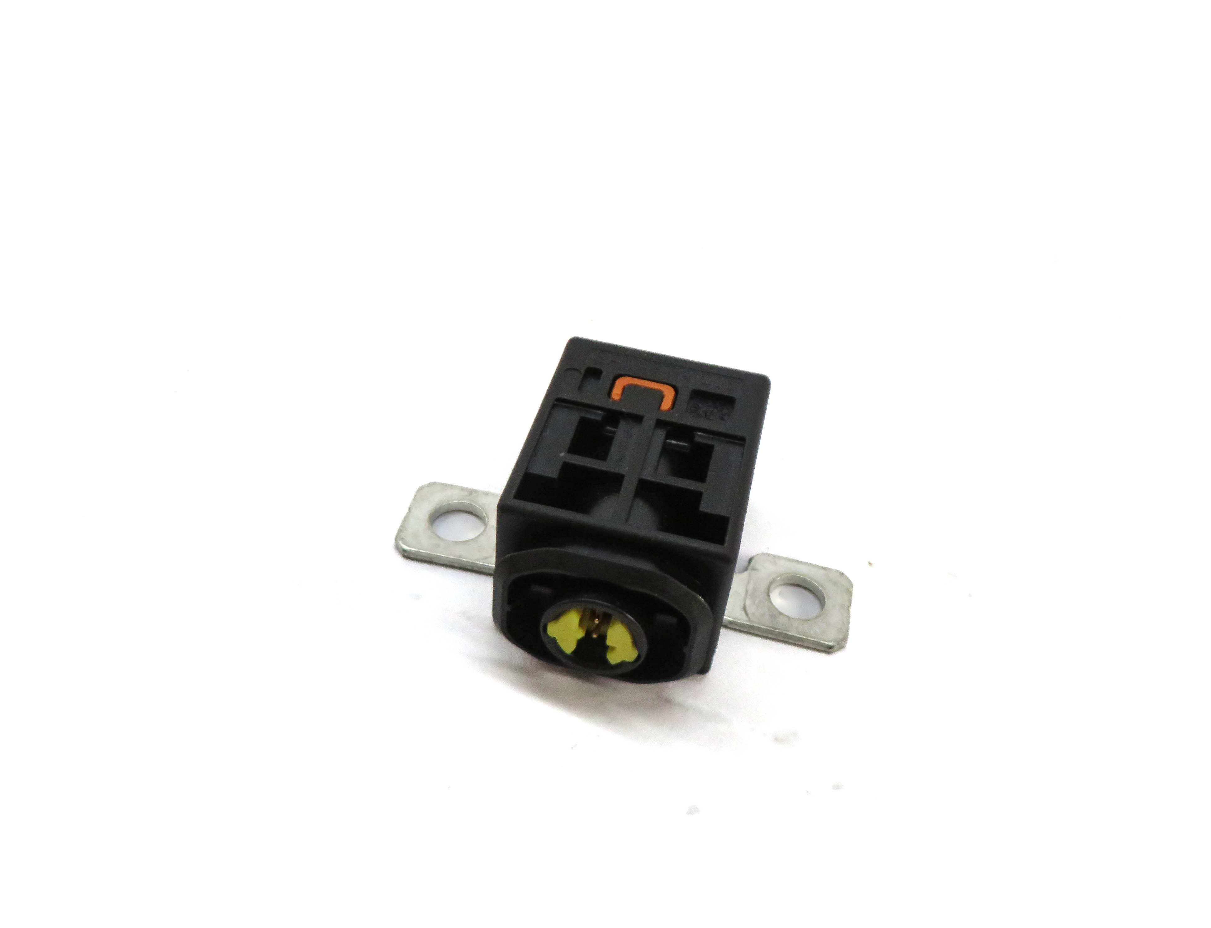2011 MERCEDES GL350 (X164) BATTERY OVERLOAD PROTECTION FUSE — exact item pictured