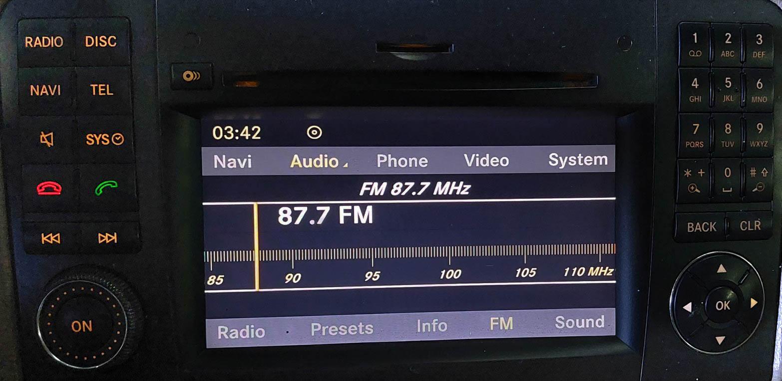 2010-2012 MERCEDES GL ML CLASS (W164 X164) RADIO STEREO CD NAVIGATION RECEIVER — exact item pictured