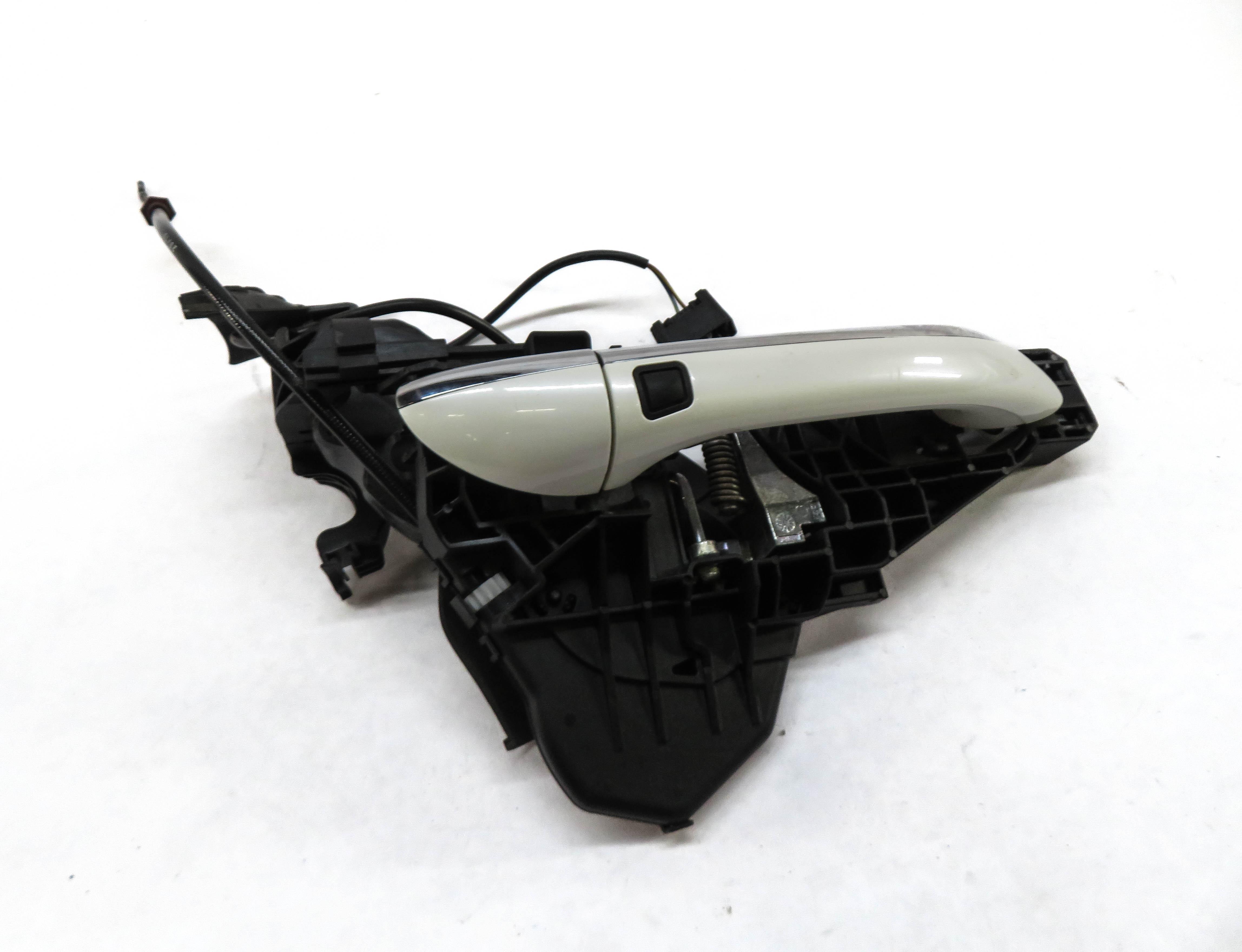 2011 MERCEDES GL350 (X164) RIGHT FRONT PASSENGER KEYLESS GO DOOR HANDLE (WHITE) — exact item pictured