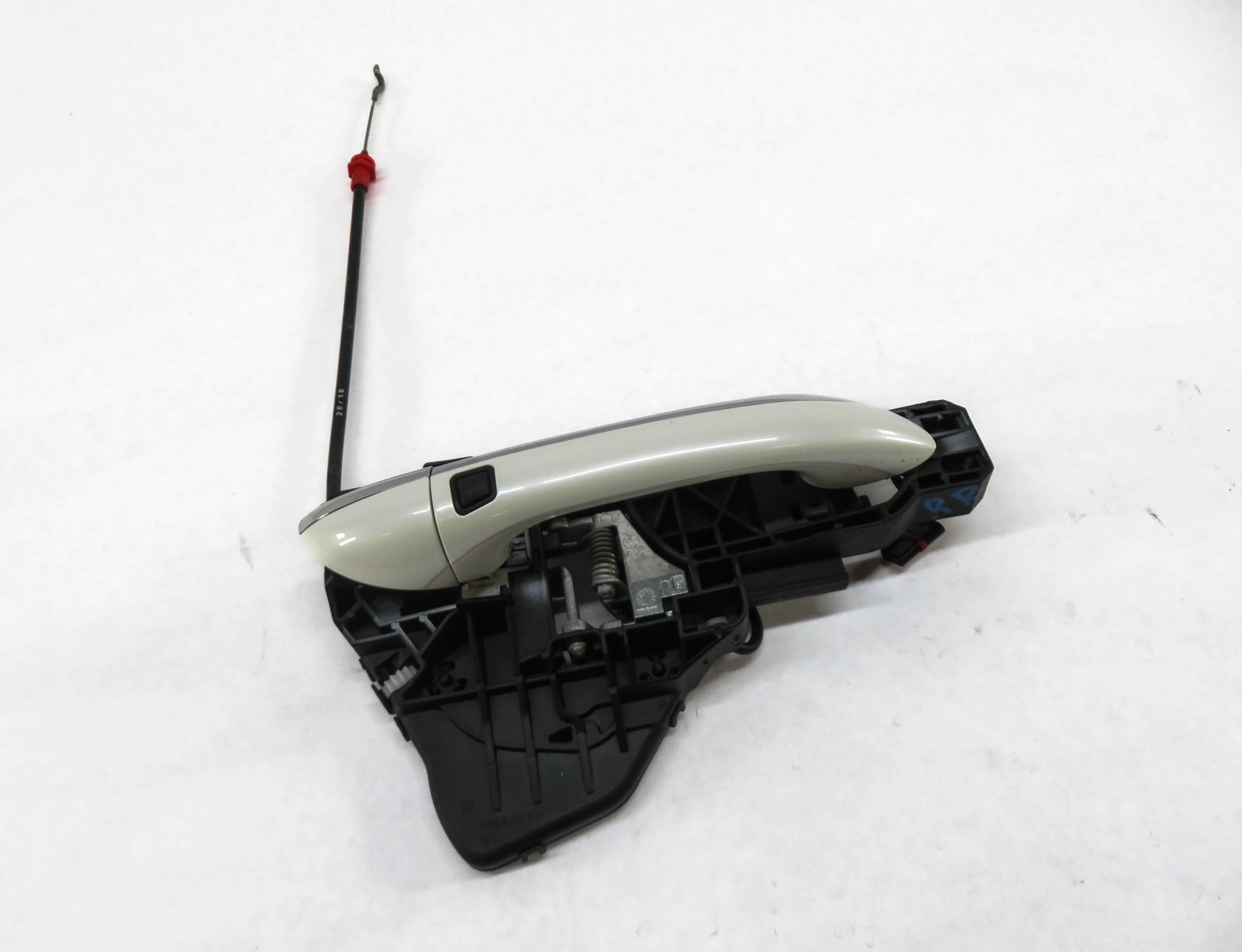 2011 MERCEDES GL350 (X164) RIGHT REAR DOOR KEYLESS GO DOOR HANDLE (WHITE 799U) — exact item pictured
