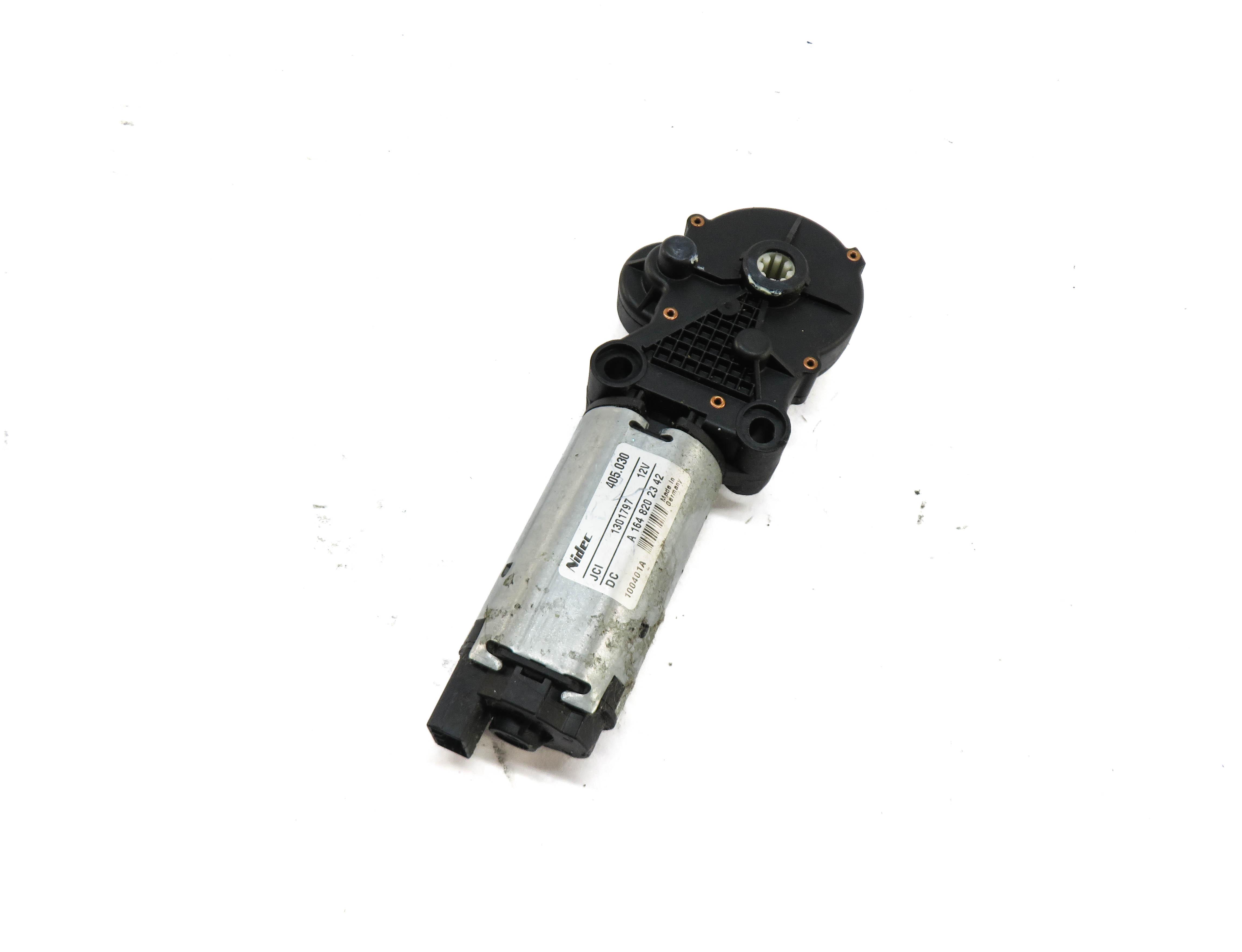 2011 MERCEDES GL350 (X164) RIGHT REAR 3rd THIRD ROW SEAT ADJUSTMENT MOTOR — exact item pictured