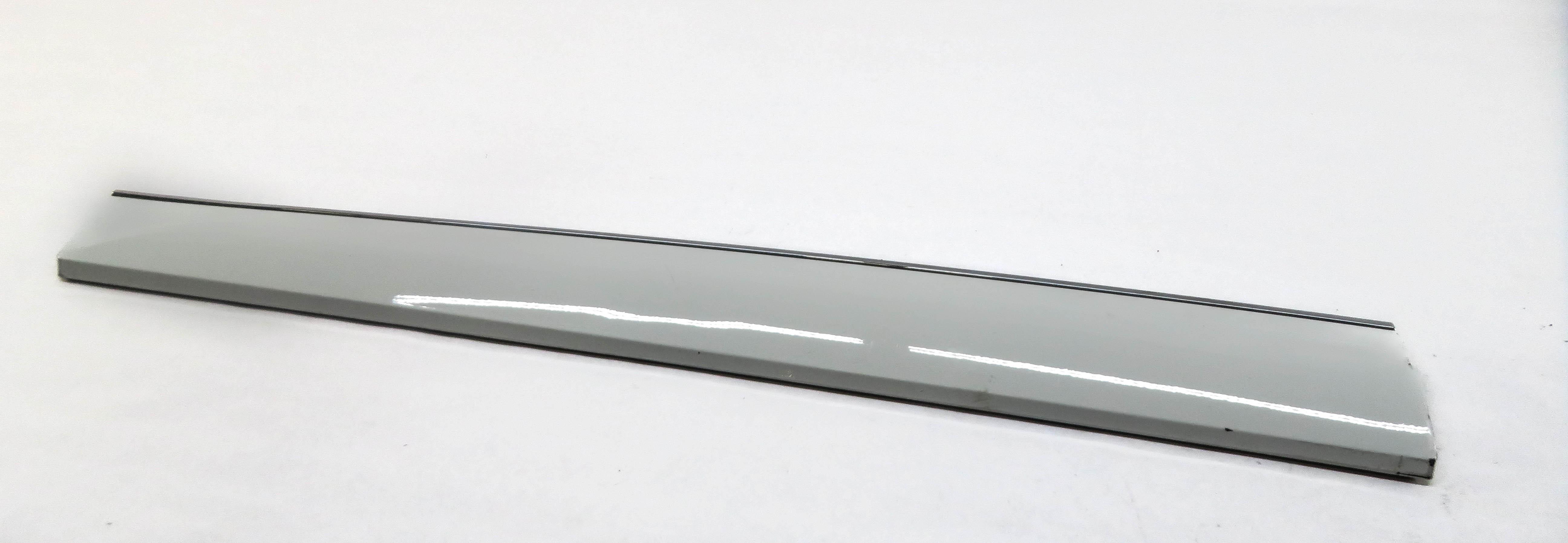 2013 AUDI Q5 (B8 8R) LEFT FRONT DRIVER DOOR MOULDING RUNNER TRIM PANEL (WHITE) — exact item pictured