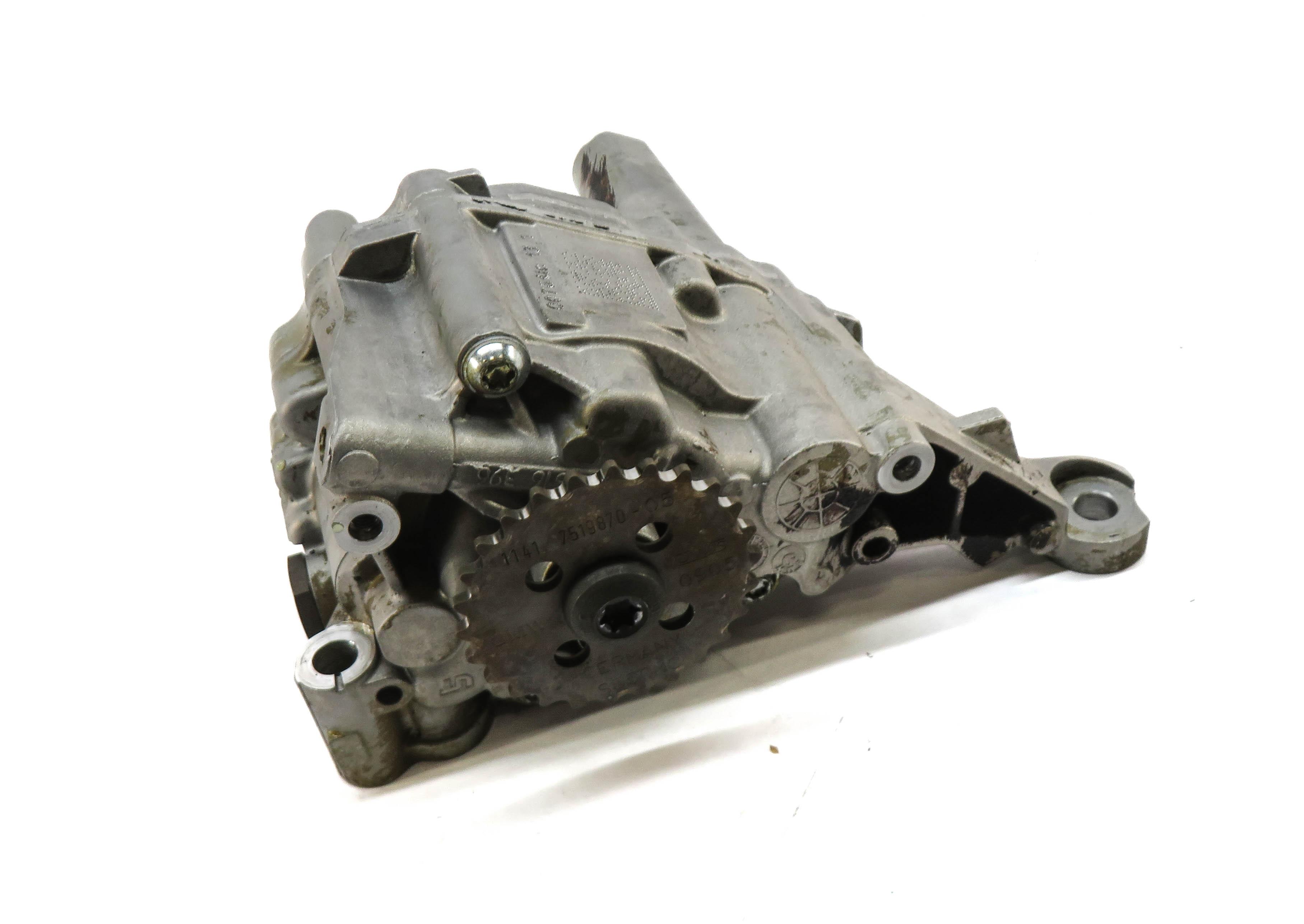 2006 BMW Z4 (E85) 3.0L N52 ENGINE OIL PUMP — exact item pictured