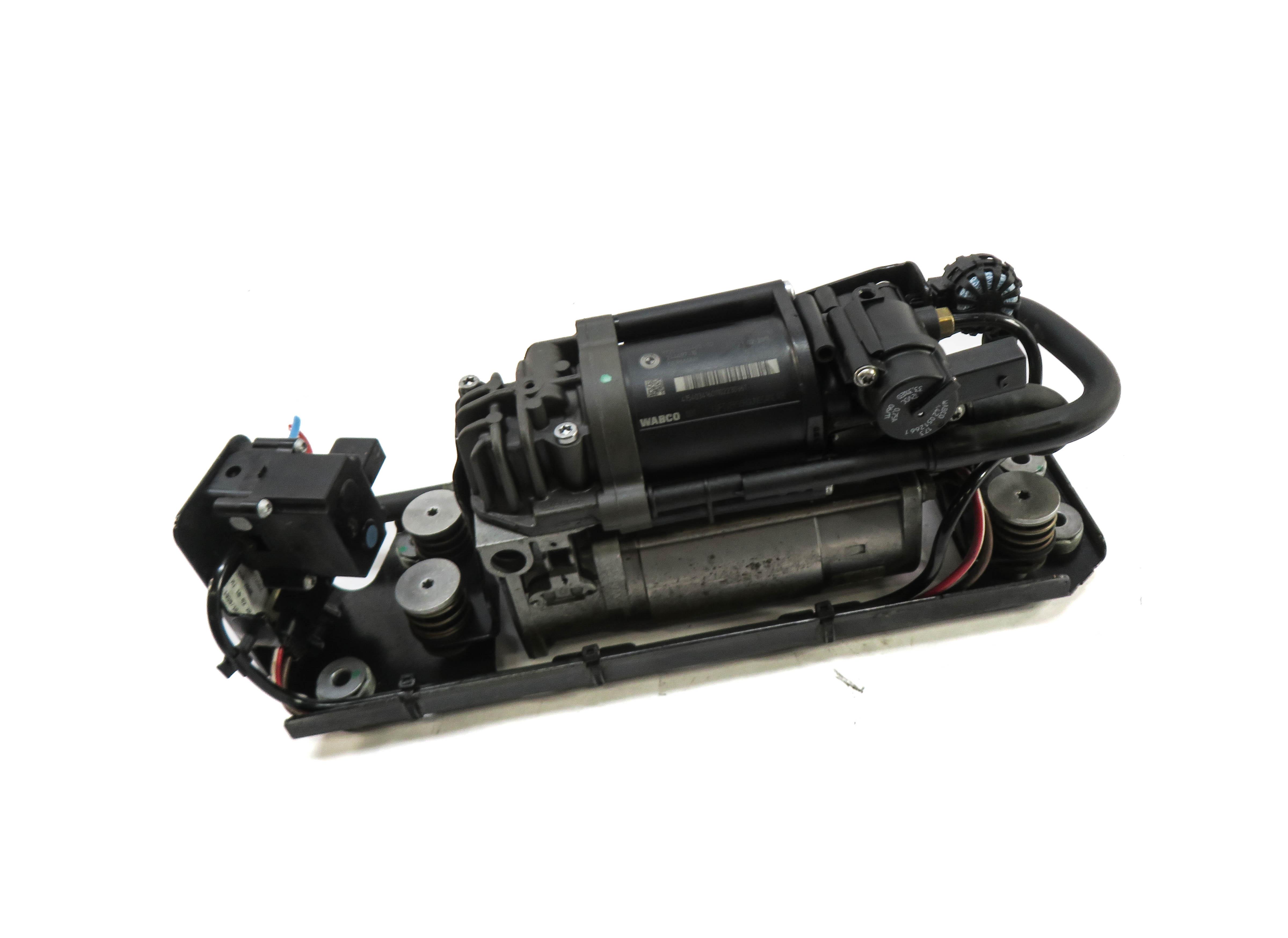 09-17 BMW 535iGT 550iGT 740i 750i 760i (F01 F10) AIR SUSPENSION COMPRESSOR PUMP — exact item pictured