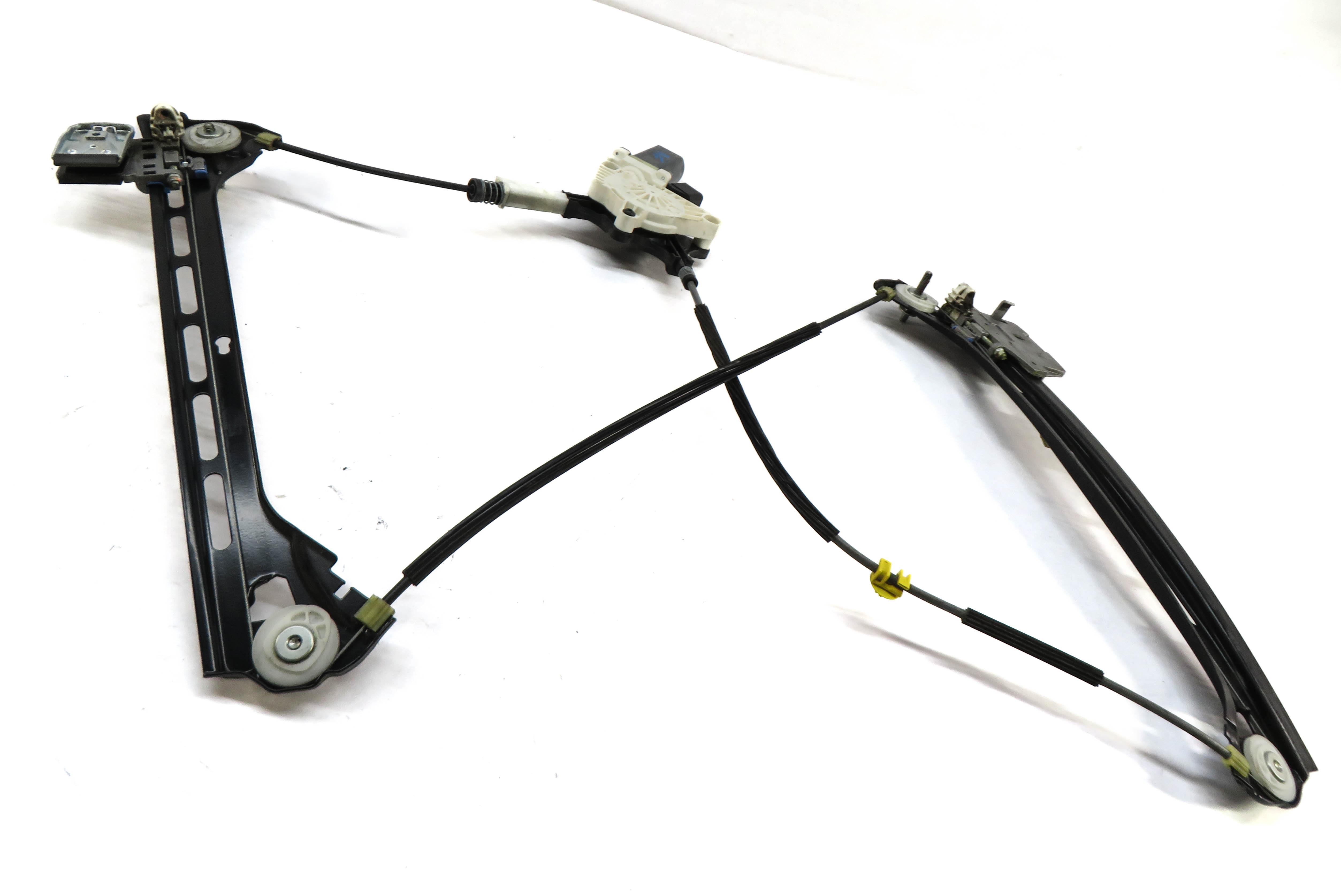 2012 E CLASS COUPE (W207) FRONT RIGHT PASSENGER DOOR WINDOW REGULATOR & MOTOR — exact item pictured