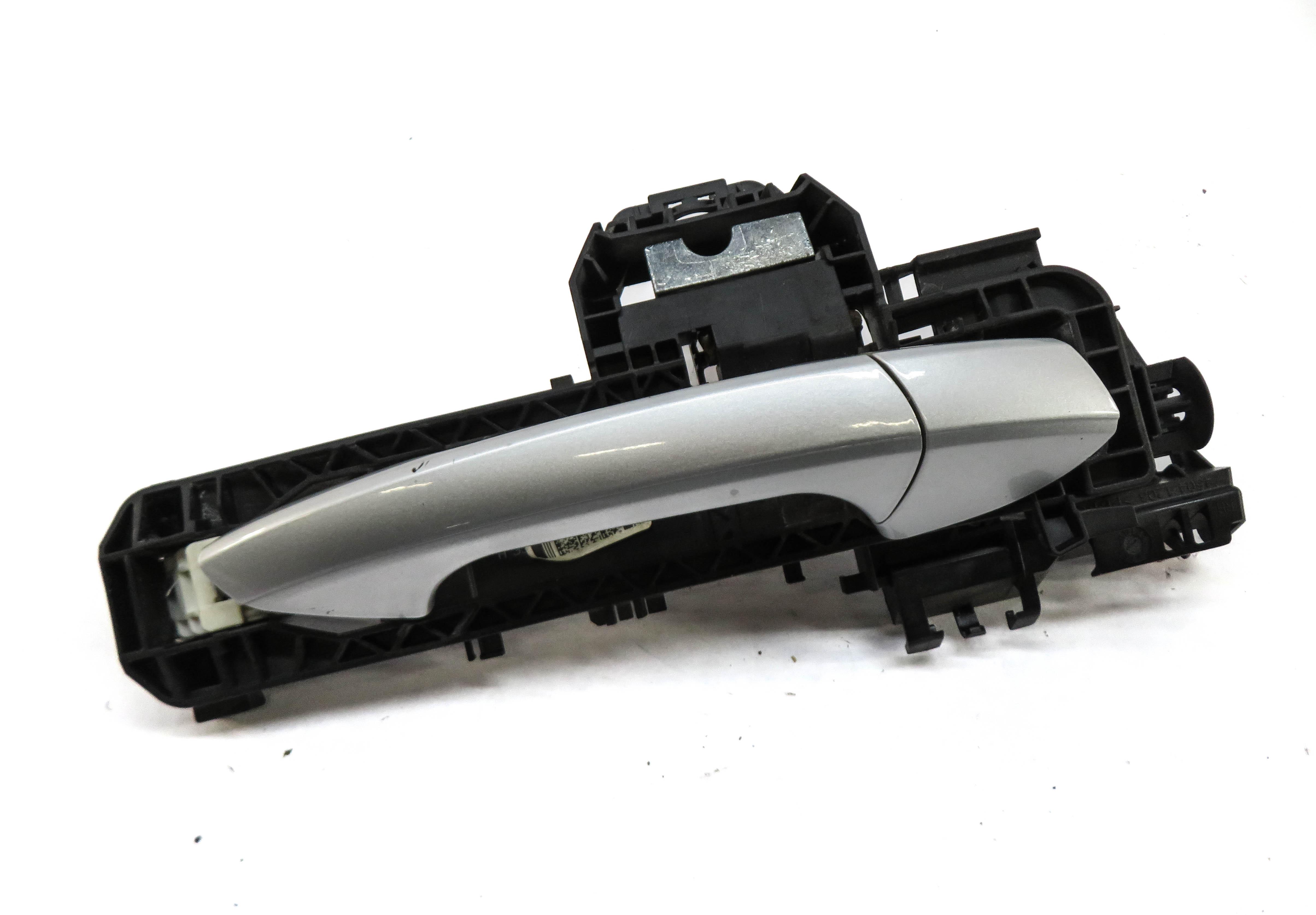 10-17 MERCEDES E350 E400 E550 (W207) RIGHT FRONT PASSENGER DOOR HANDLE (SILVER) — exact item pictured