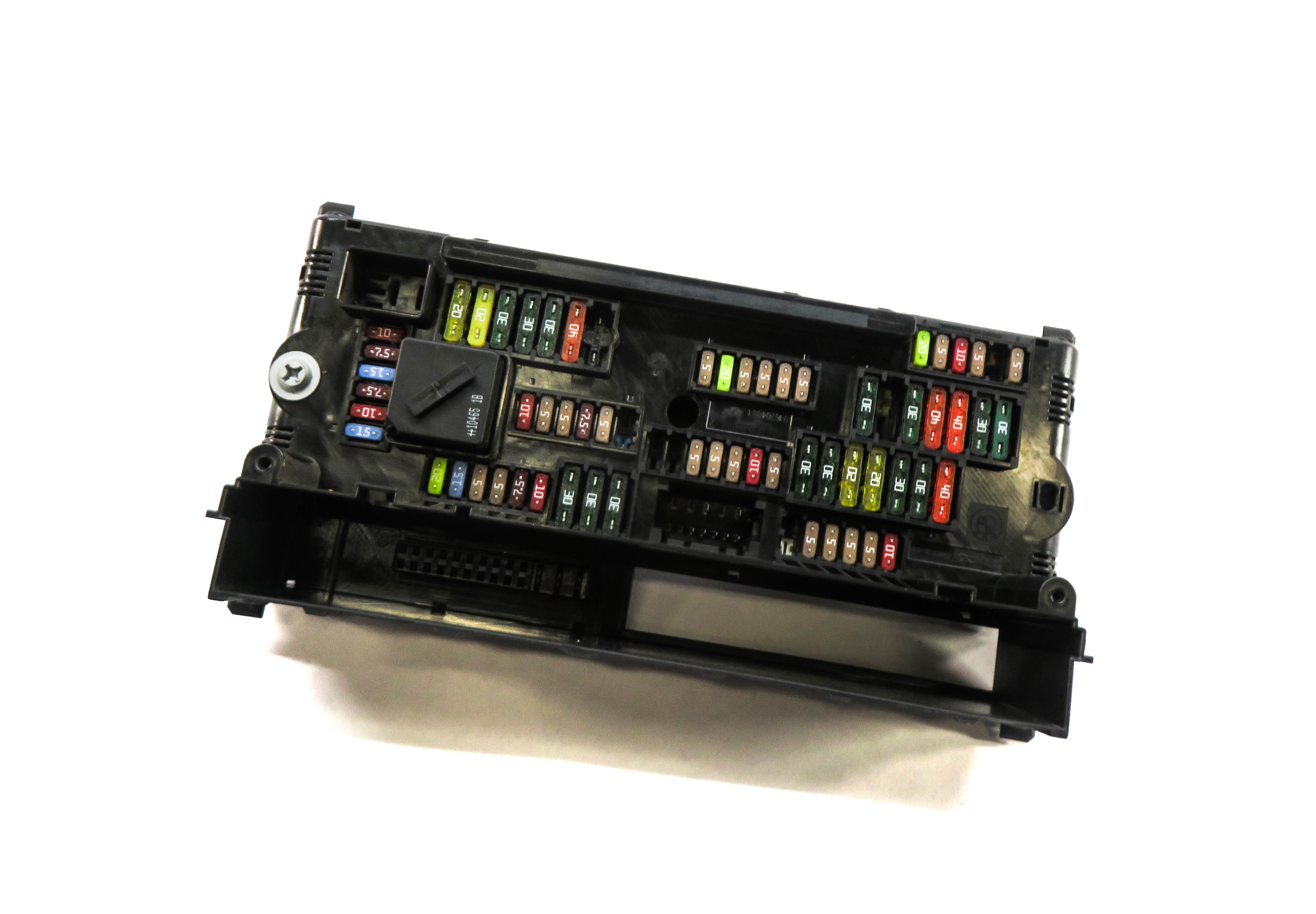 2011 BMW 535iGT (F07) FRONT POWER DISTRIBUTION RELAY FUSE BOX — exact item pictured