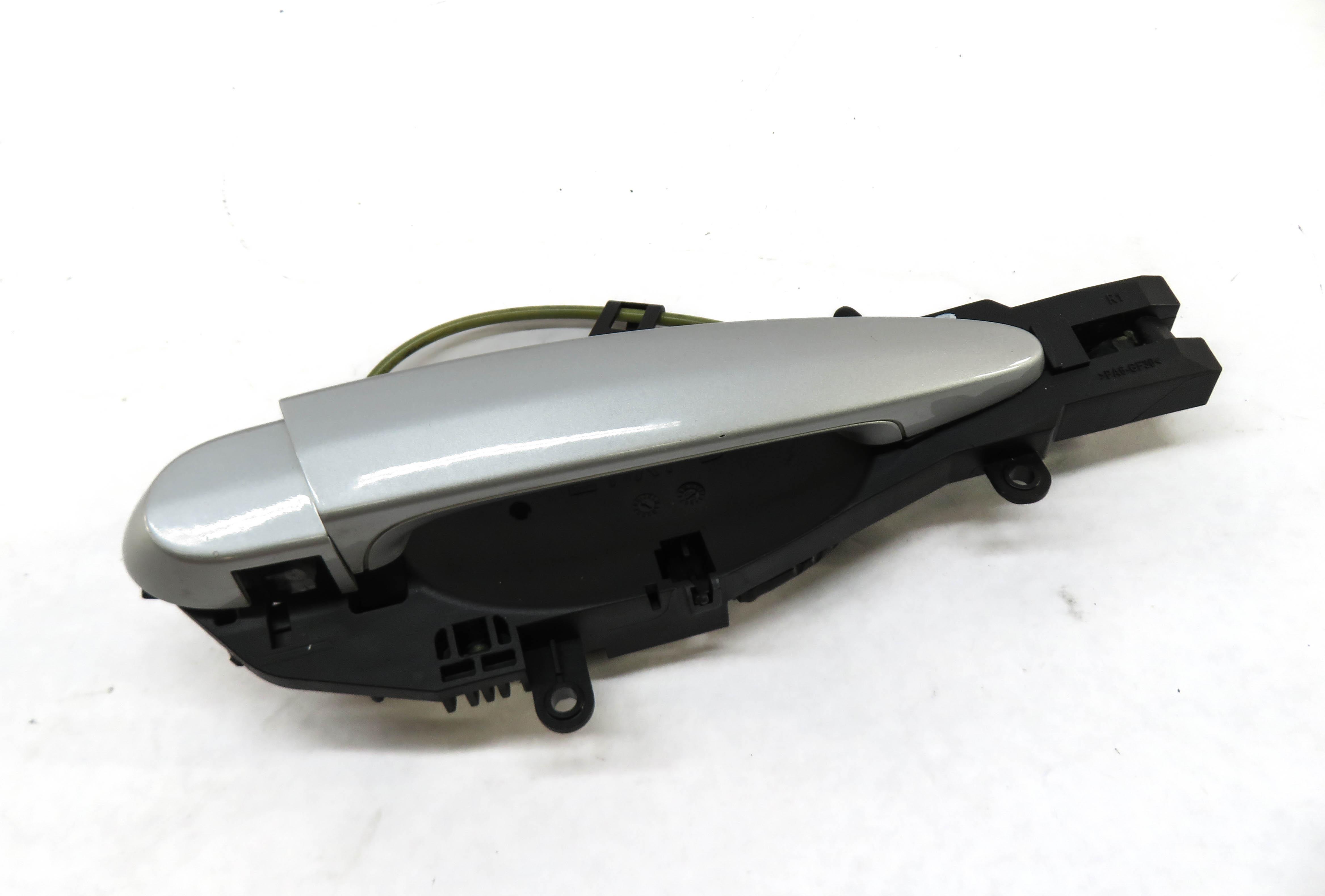08-14 BMW X5 X5M X6 X6M (E70 E71) RIGHT FRONT COMFORT ACCESS DOOR HANDLE SILVER — exact item pictured
