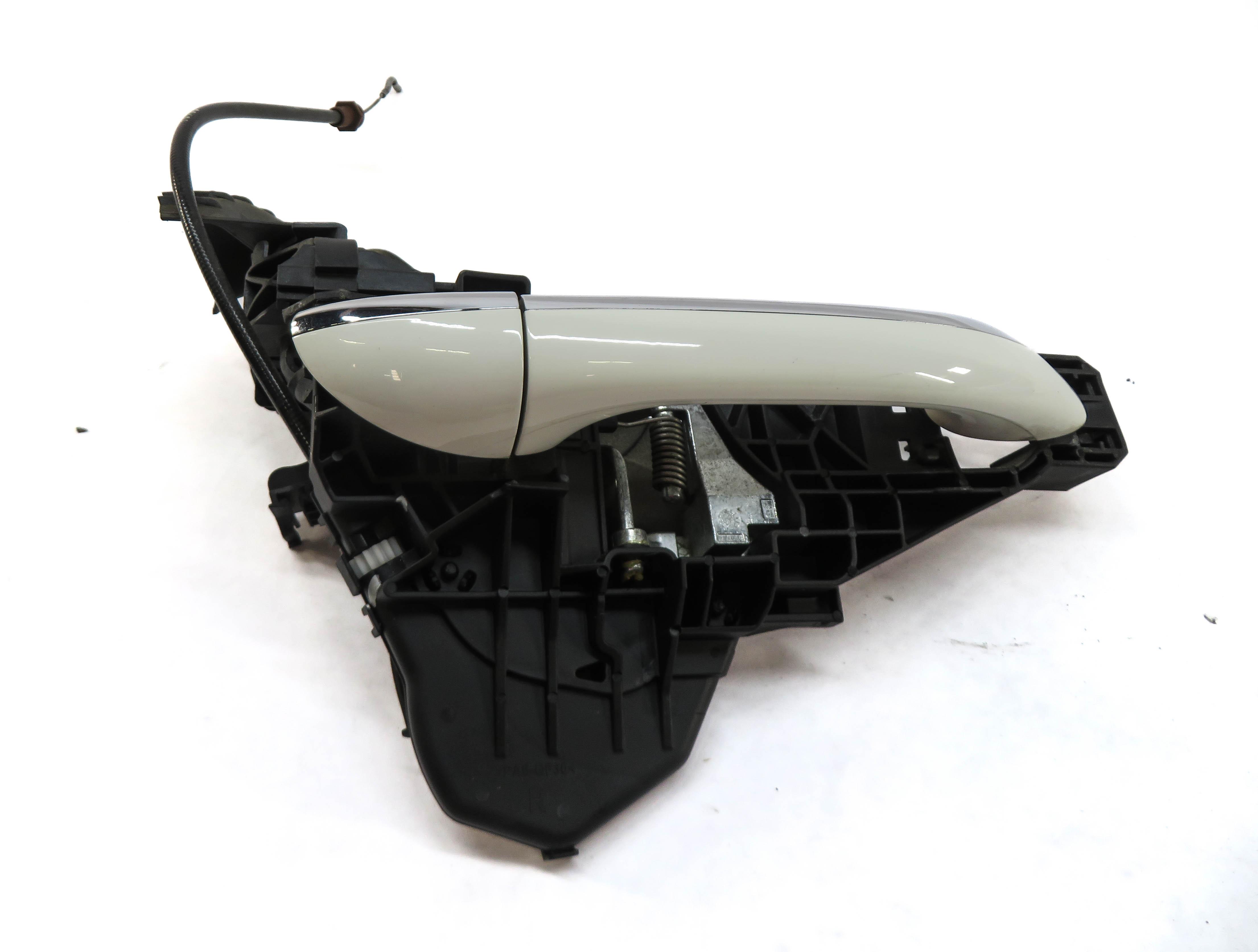 2008 MERCEDES GL-CLASS (X164) RIGHT FRONT PASSENGER EXTERIOR DOOR HANDLE (WHITE) — exact item pictured