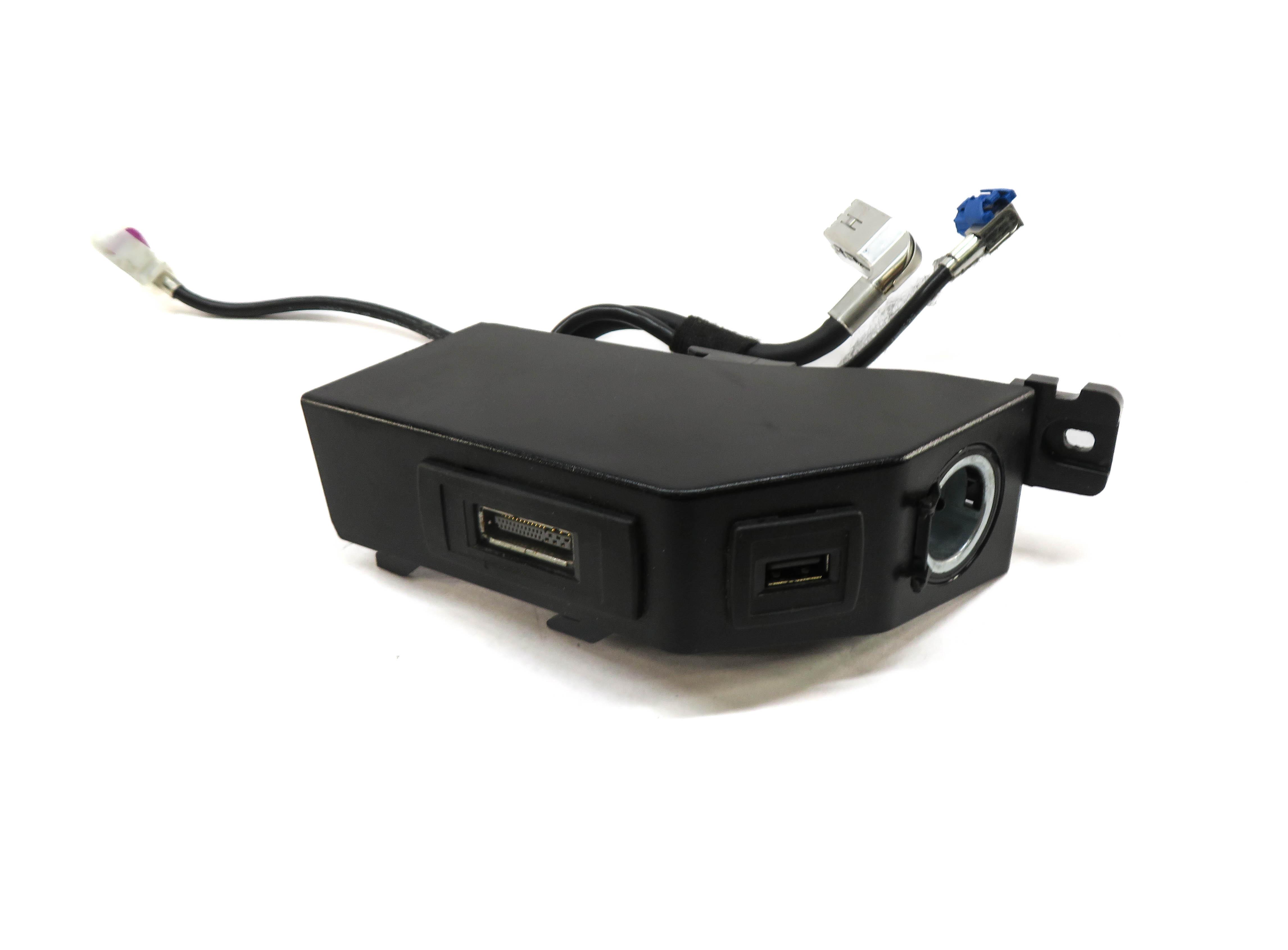 2016 MERCEDES SLK300 (R172) AUXILIARY AUDIO USB PORT INTERFACE MODULE — exact item pictured