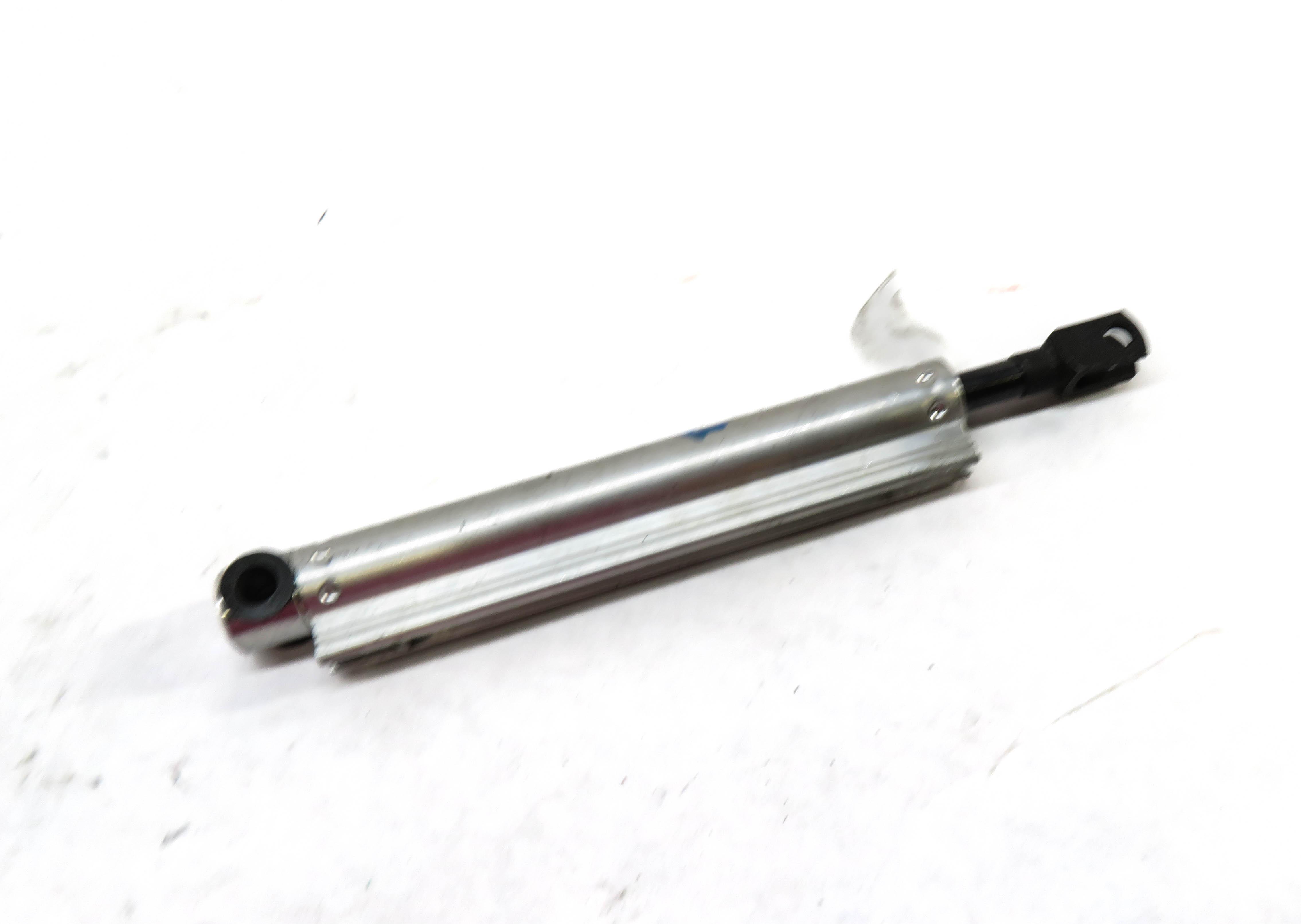 2014 MERCEDES E350 CONVERTIBLE (A207) RIGHT FRONT CONVERTIBLE TOP HYDRAULIC RAM — exact item pictured