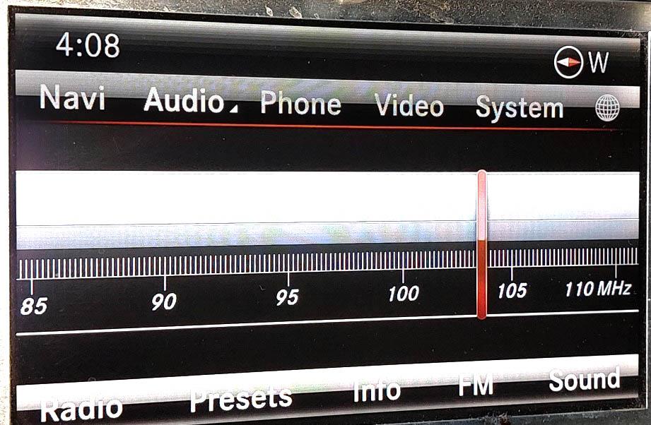 14-15 MERCEDES E-CLASS (A207 C207 W212) GPS NAVIGATION INFORMATION MEDIA SCREEN — exact item pictured