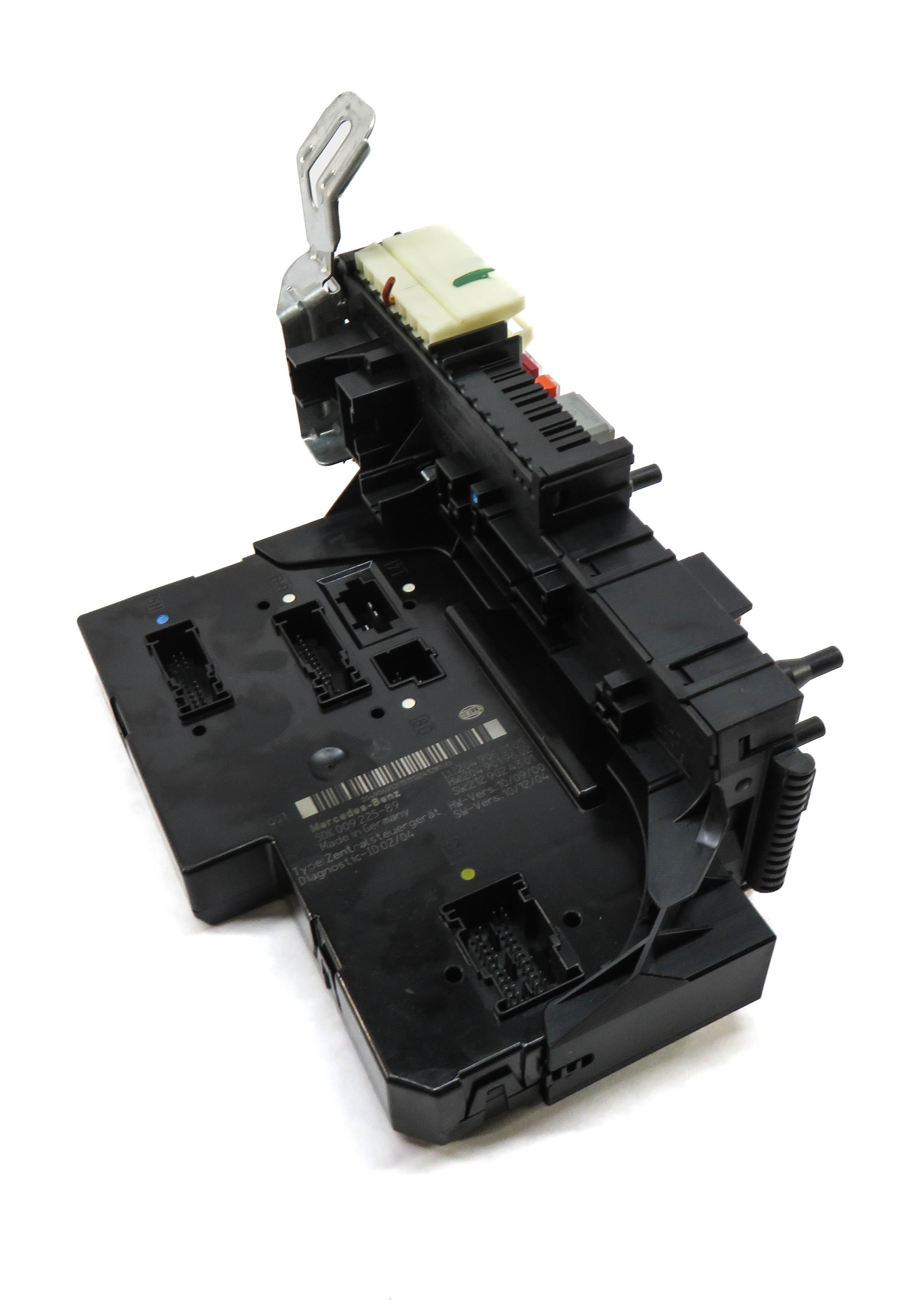 2012 MERCEDES C250 (W204) REAR SIGNAL ACQUISITION CONTROL MODULE FUSE BOX SAM — exact item pictured