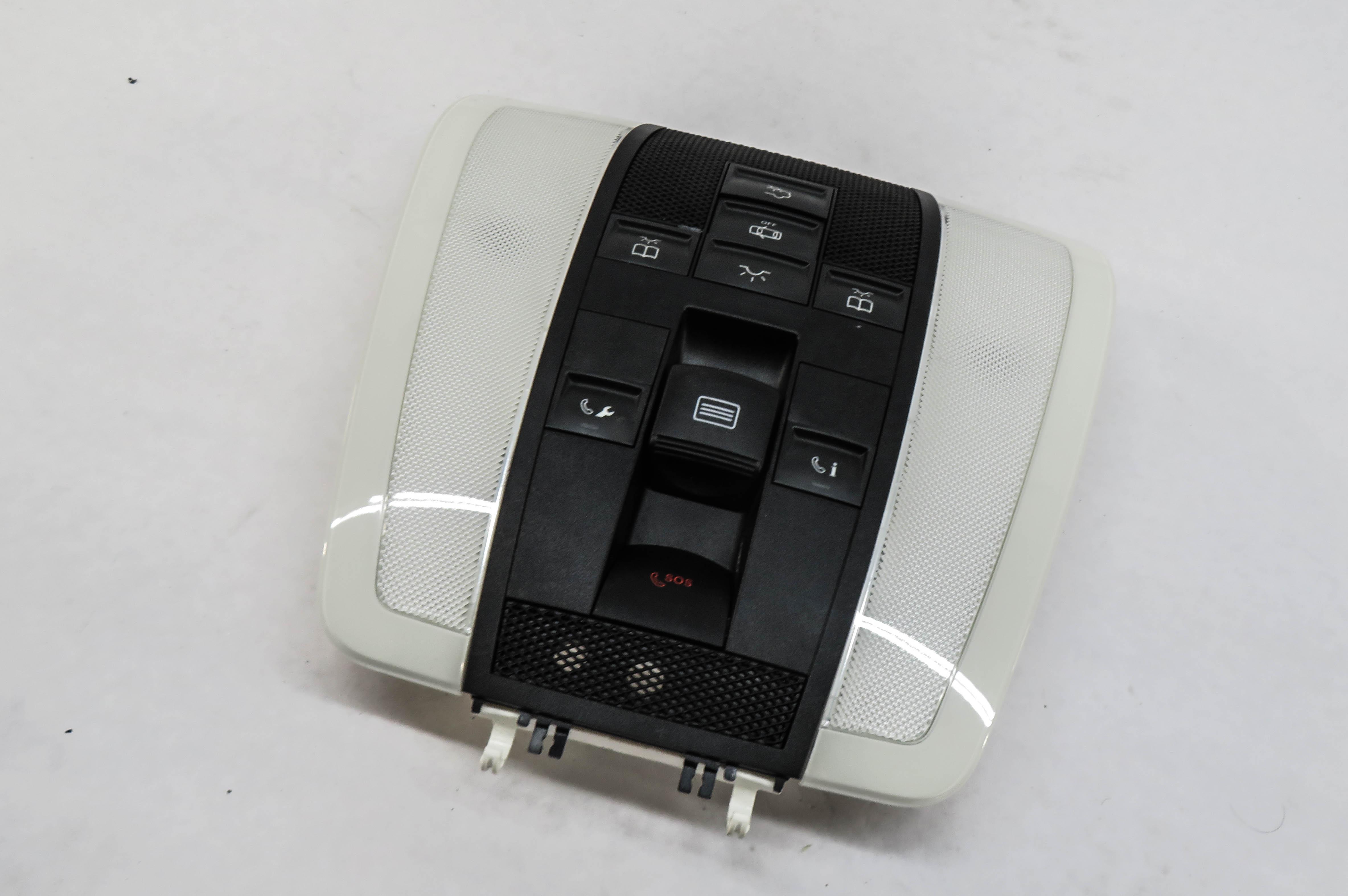 2013 MERCEDES C250 (W204) FRONT DOMELIGHT MAP READING DOME LIGHT LAMP (BLACK) — exact item pictured