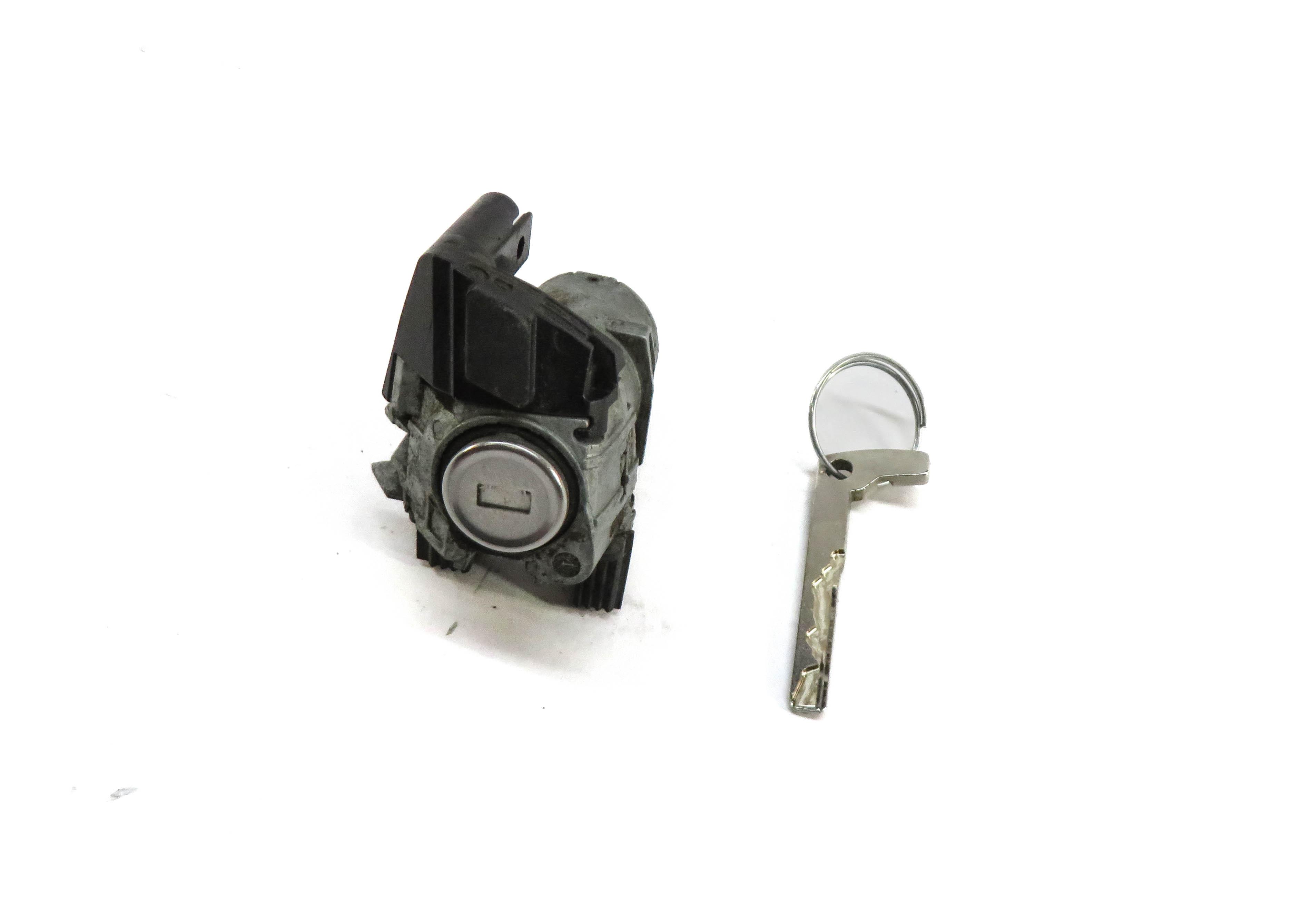 2013 MERCEDES GL450 (X166) LEFT FRONT DRIVER DOOR HANDLE LOCK CYLINDER w/ KEY — exact item pictured