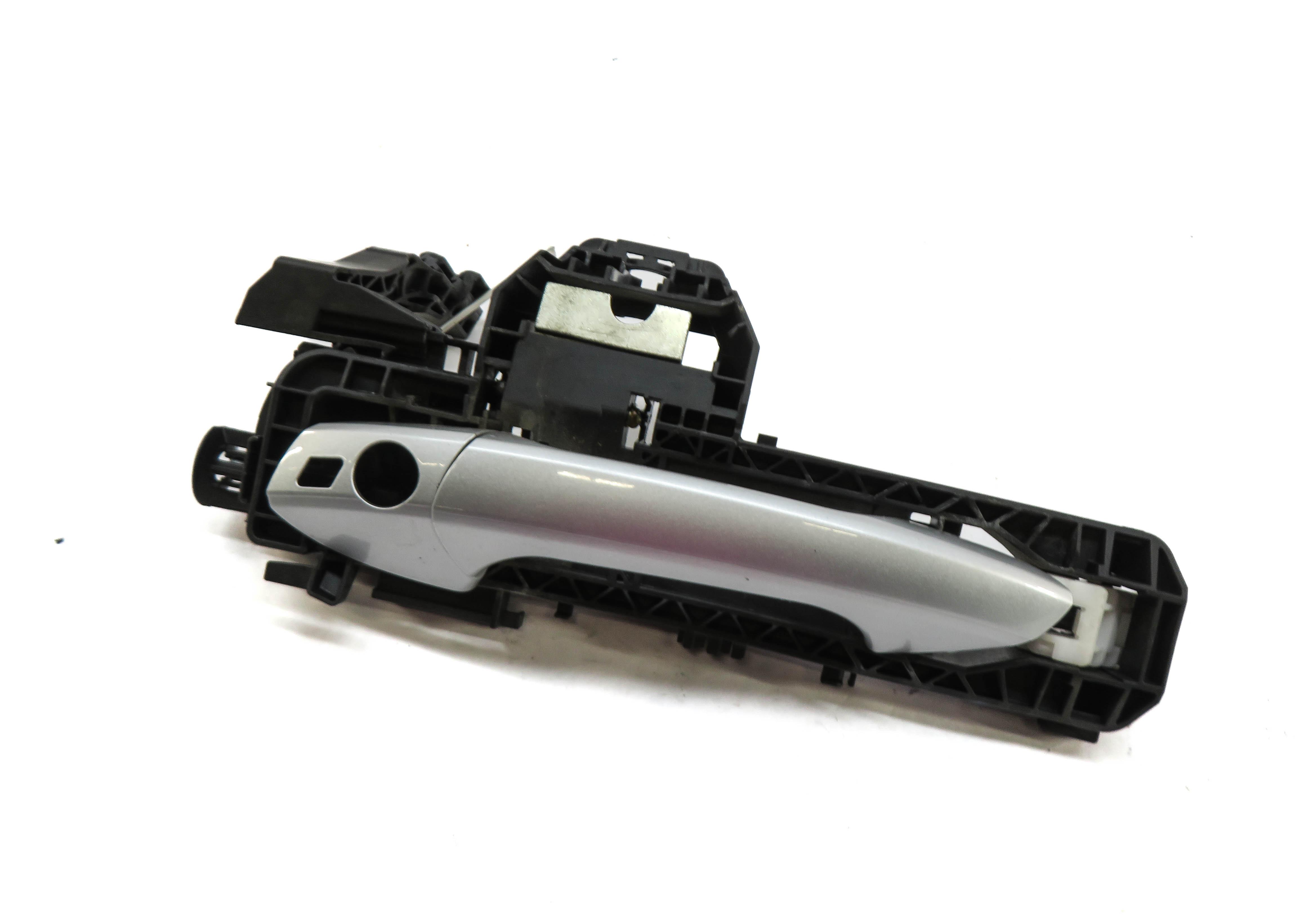 11-19 MERCEDES E GL GLE GLS ML (W166 W212 X166) LEFT DRIVER DOOR HANDLE (SILVER) — exact item pictured