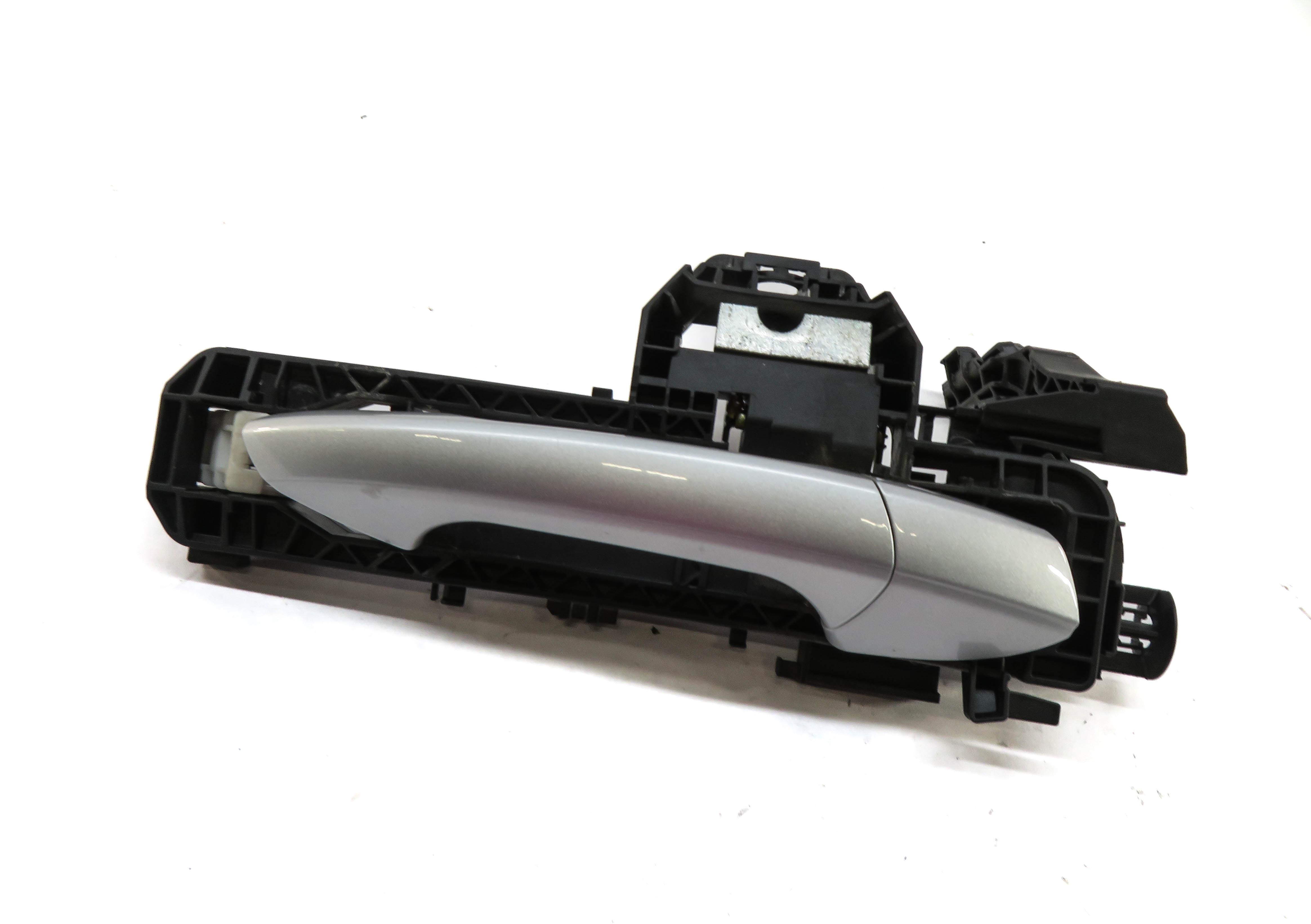 08-17 MERCEDES C E GL ML (W204 W212 W166 X166) RIGHT FRONT DOOR HANDLE (SILVER) — exact item pictured