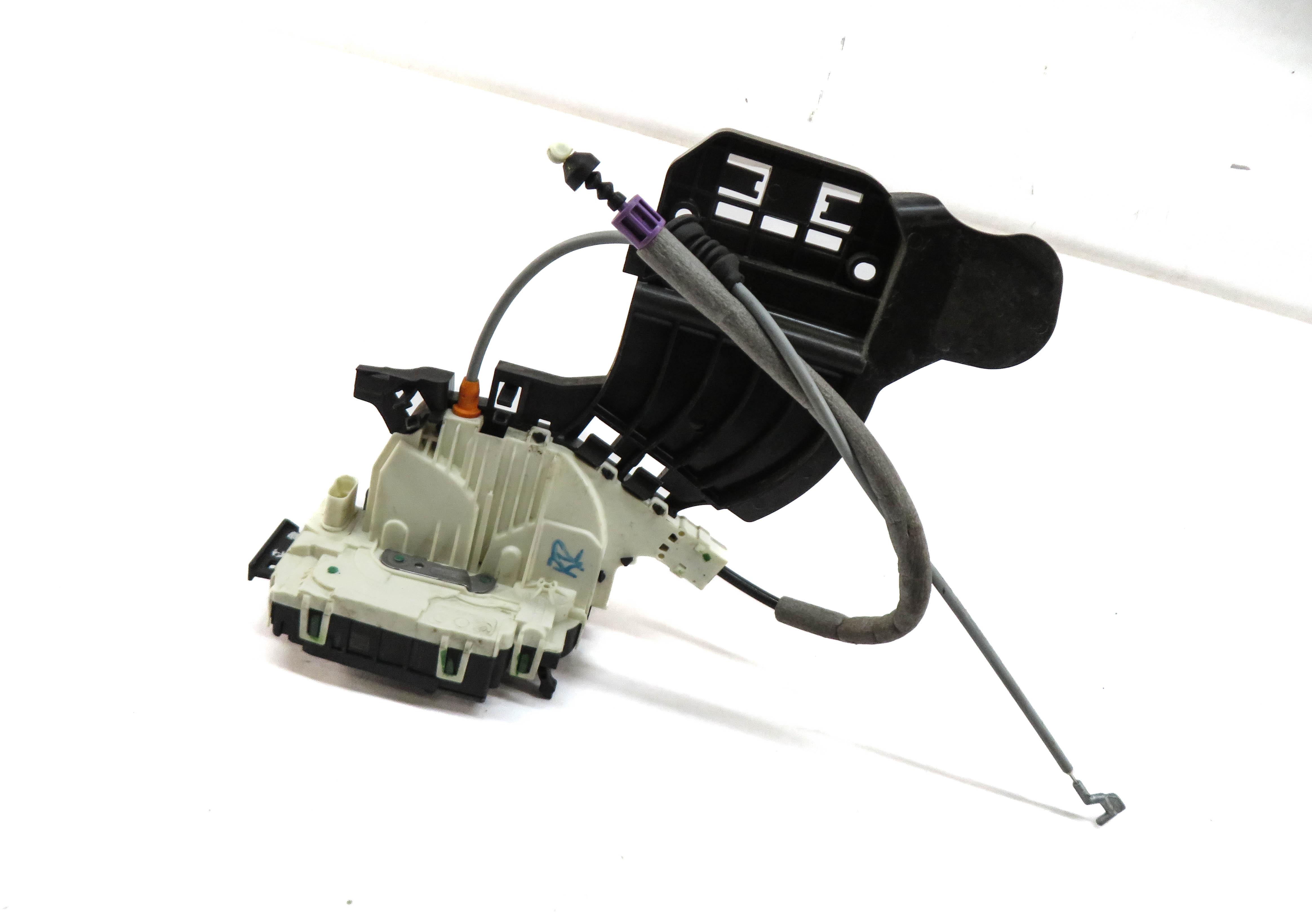 11-19 MERCEDES B CLA CLS E GL GLA ML (W166 W212 X166 X204) RIGHT REAR DOOR LATCH — exact item pictured