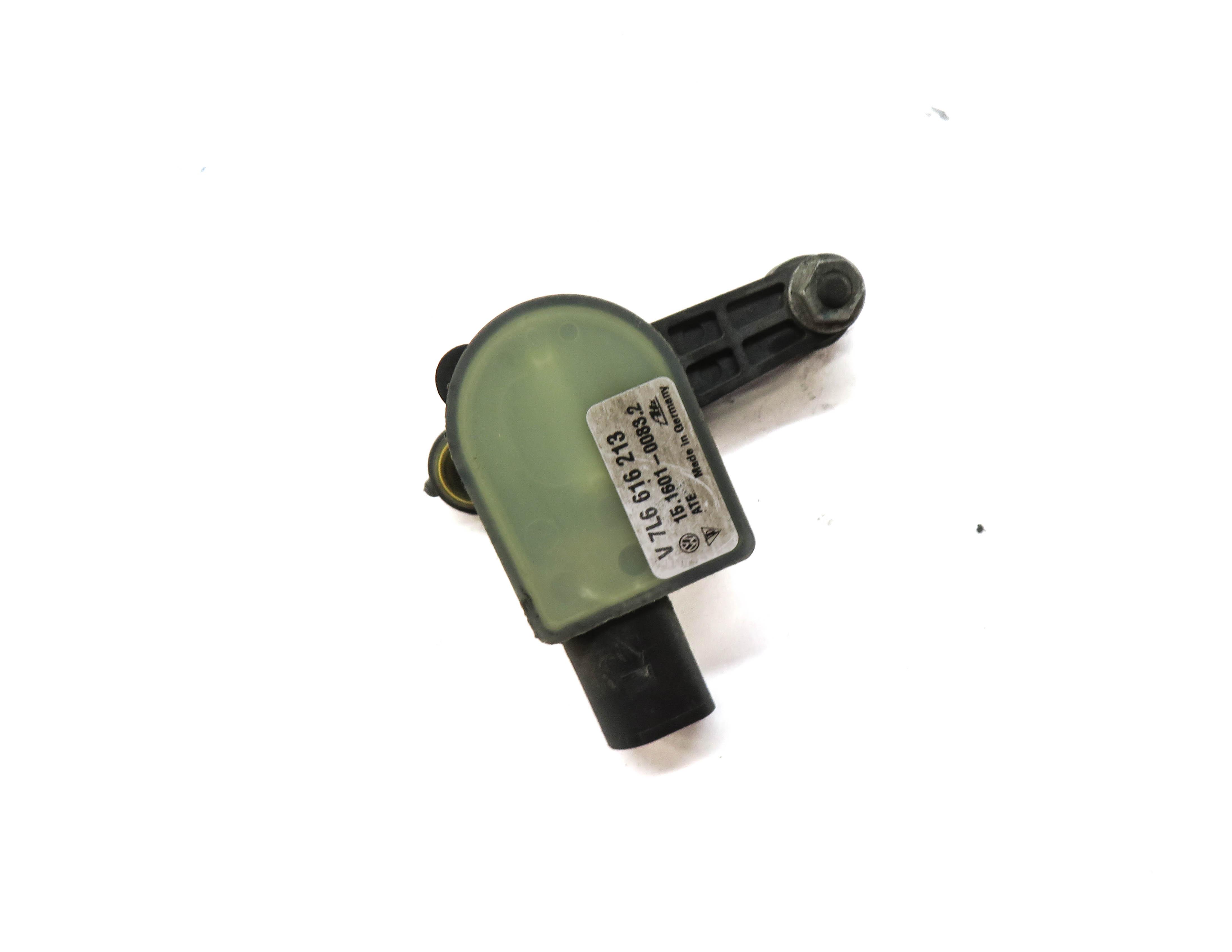 10 AUDI Q7 (4L) FRONT LEFT HEIGHT LEVEL SENSOR 7L6616213 — exact item pictured