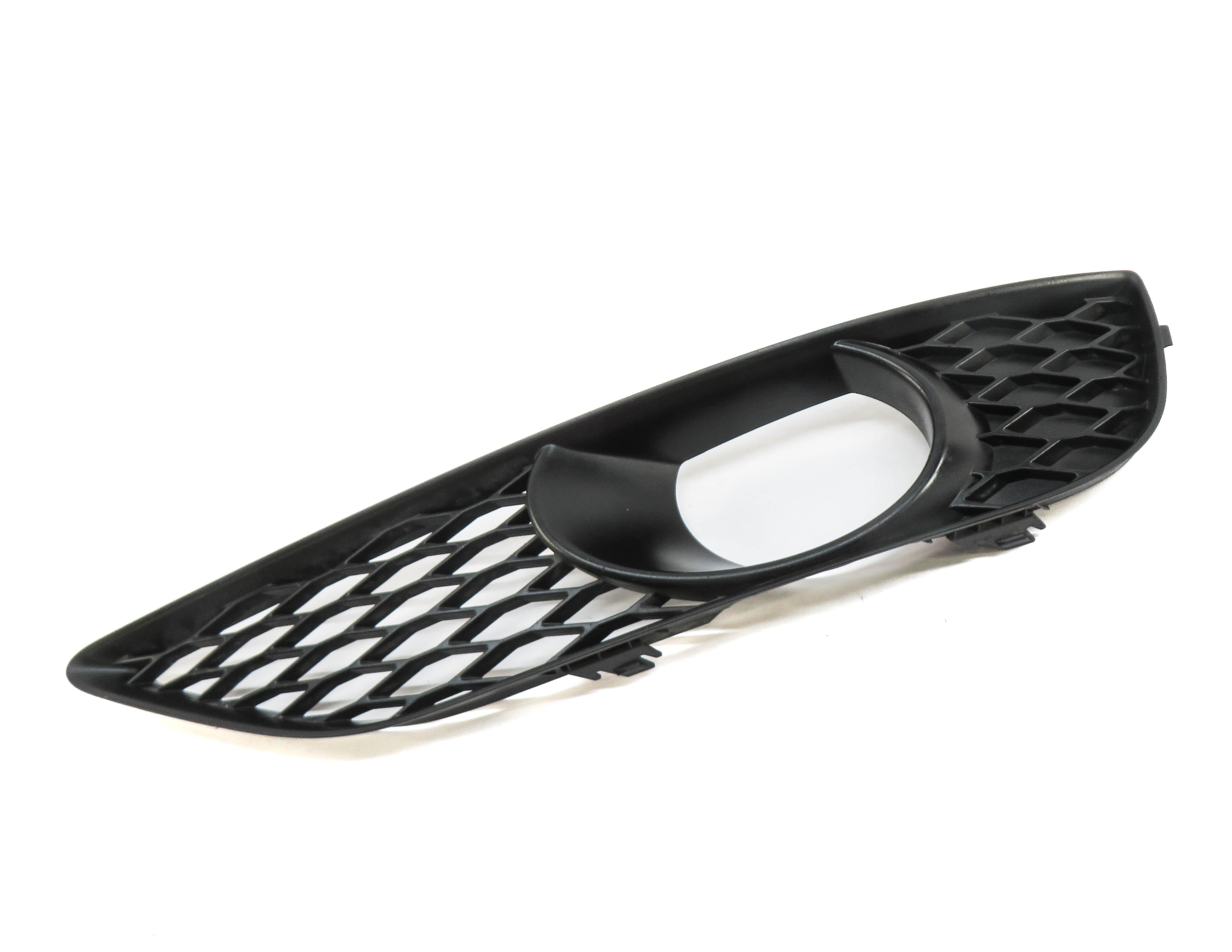 10 AUDI Q7 (4L) FRONT LEFT DRIVER SIDE LOWER FOG LIGHT GRILLE SURROUND TRIM — exact item pictured