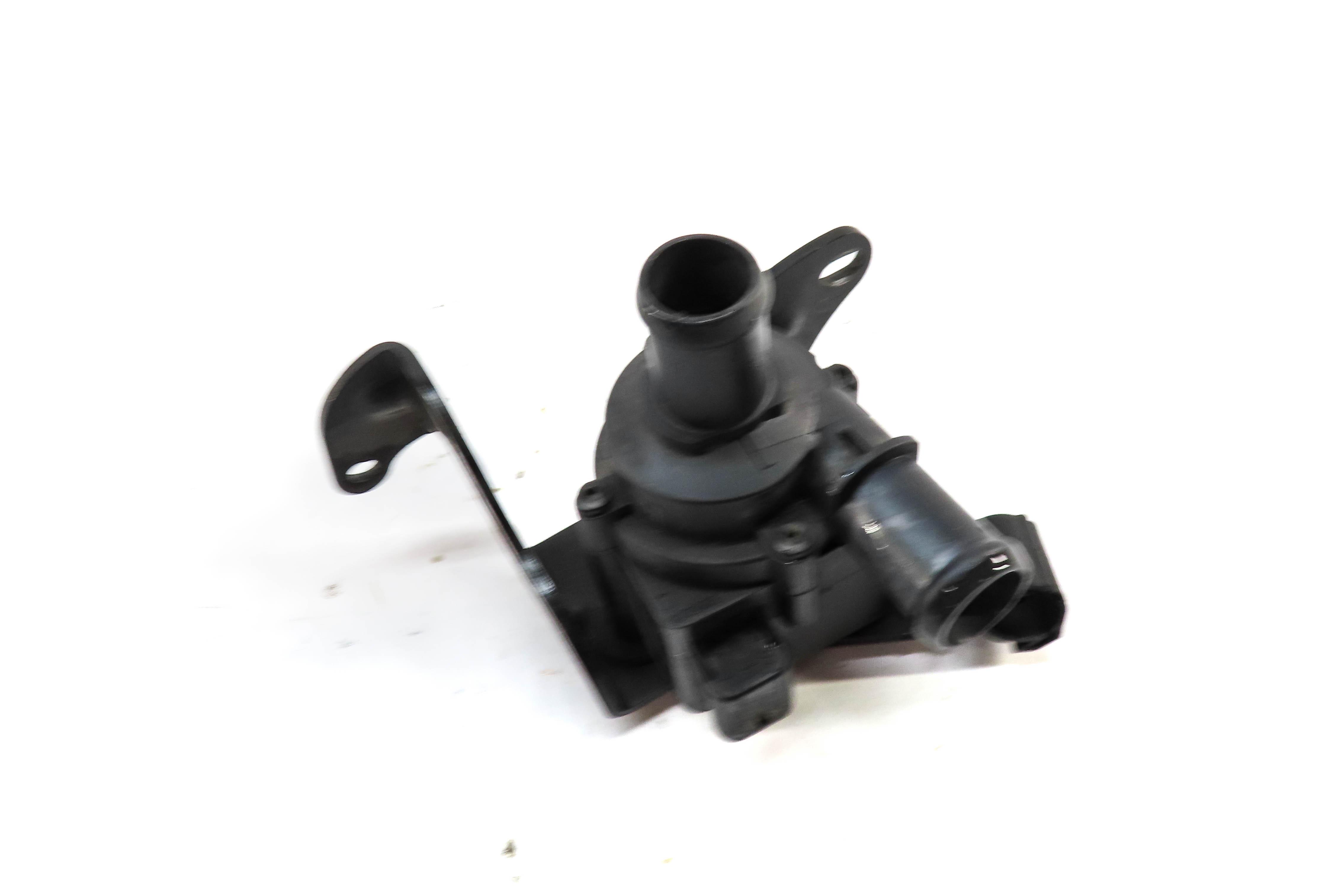 2013 AUDI A6 (C7) 2.0L CAEB TURBO ENGINE AUX AUXILIARY WATER PUMP — exact item pictured