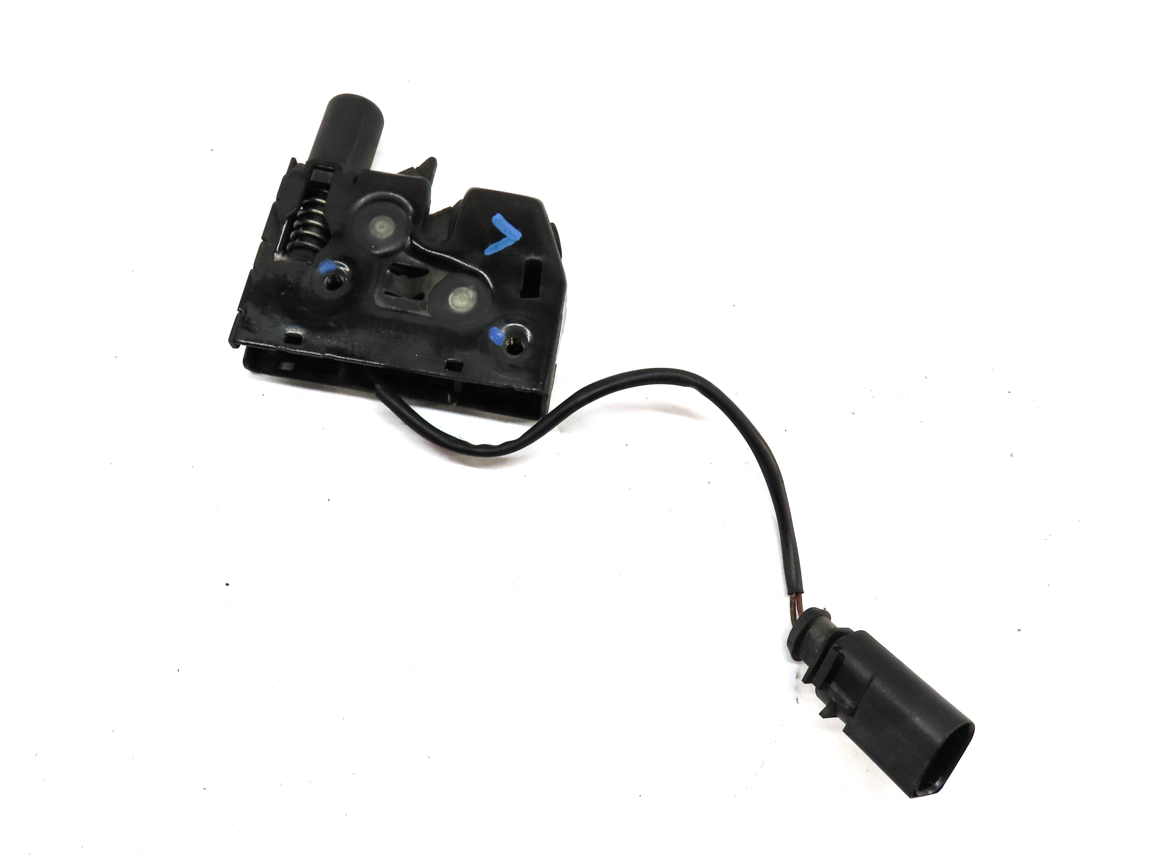 2012 AUDI A6 (C7) FRONT LEFT or RIGHT LOWER HOOD LOCK LATCH w/ PLUG — exact item pictured
