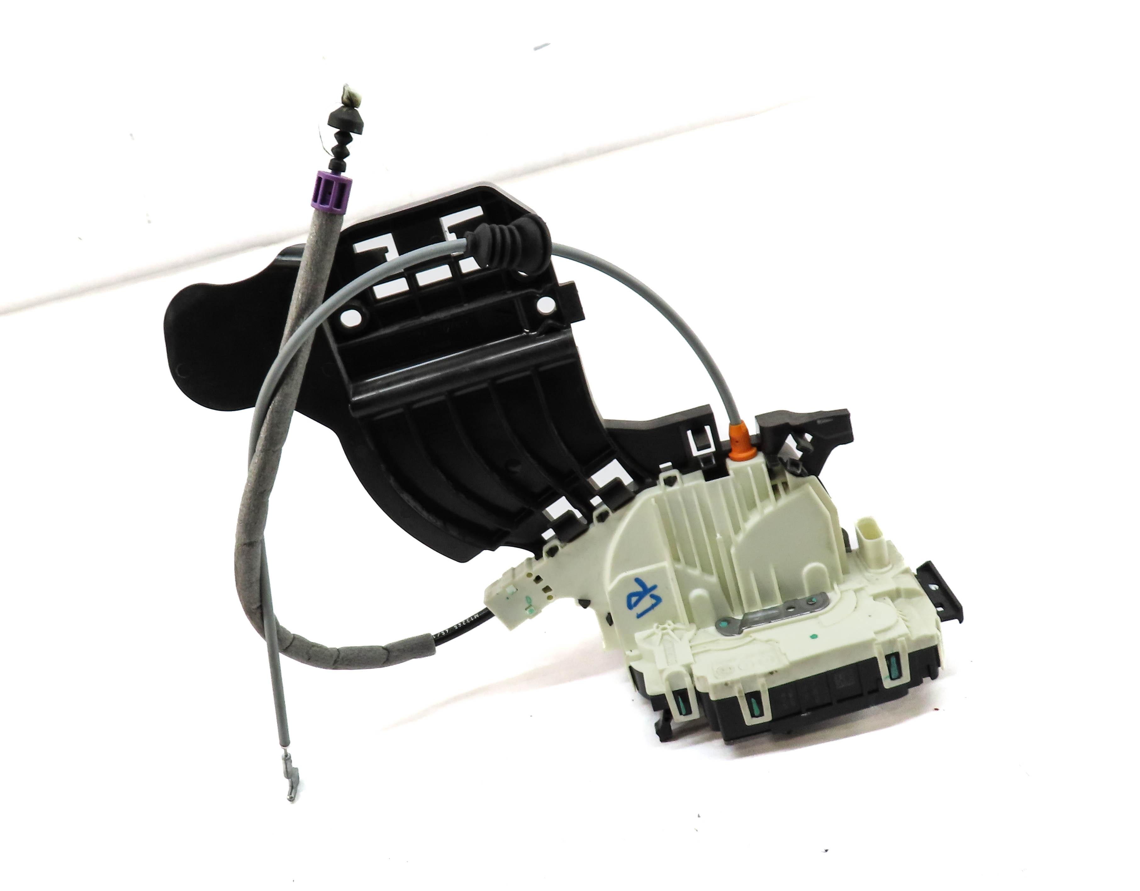 11-19 MERCEDES B CLA CLS E GL GLA ML (W166 W212 X166 X204) LEFT REAR DOOR LATCH — exact item pictured