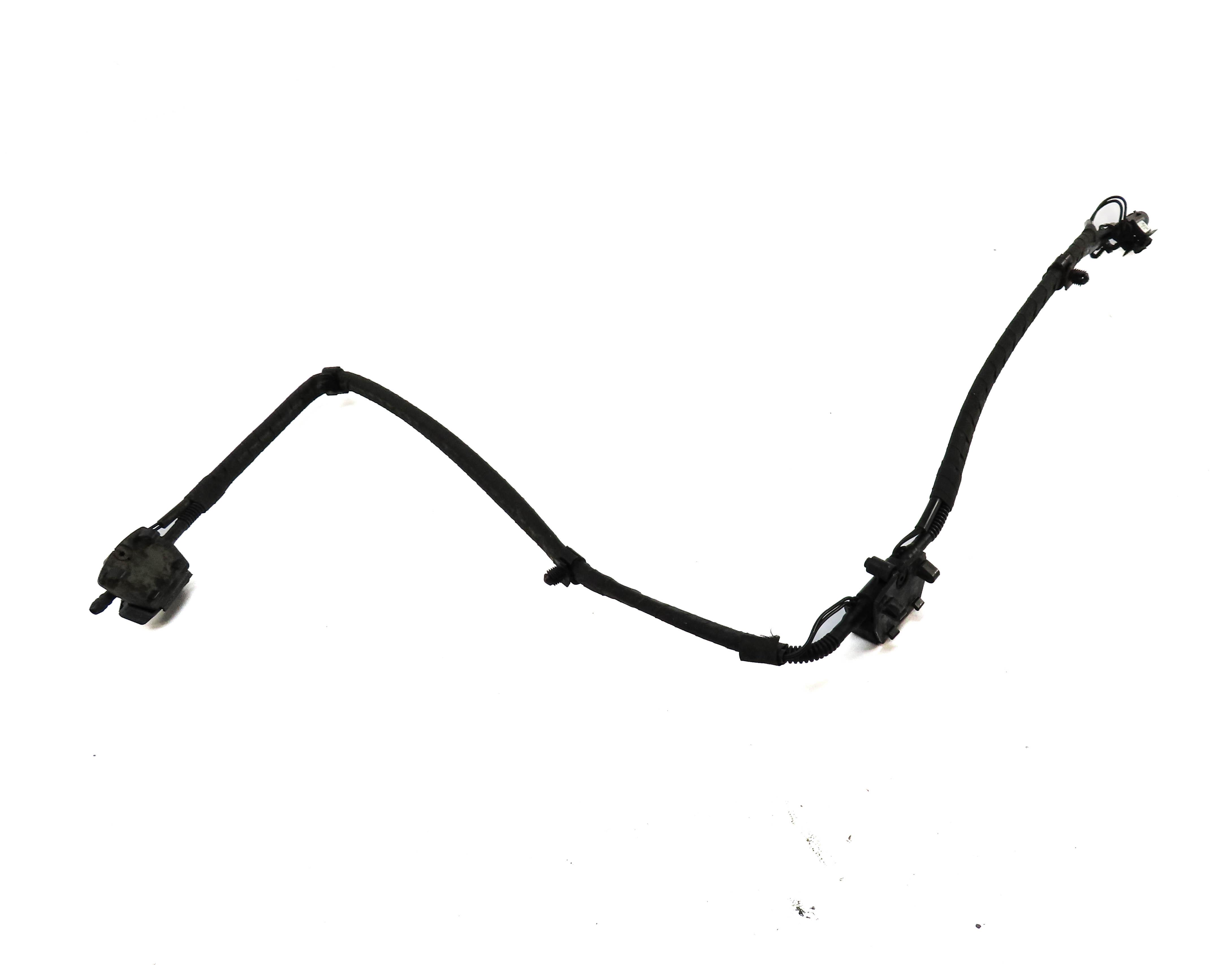 2018 BMW 330i (F30) FRONT WINDSHIELD WIPER HEATED SQUIRTER NOZZLE SET w/ LINES — exact item pictured