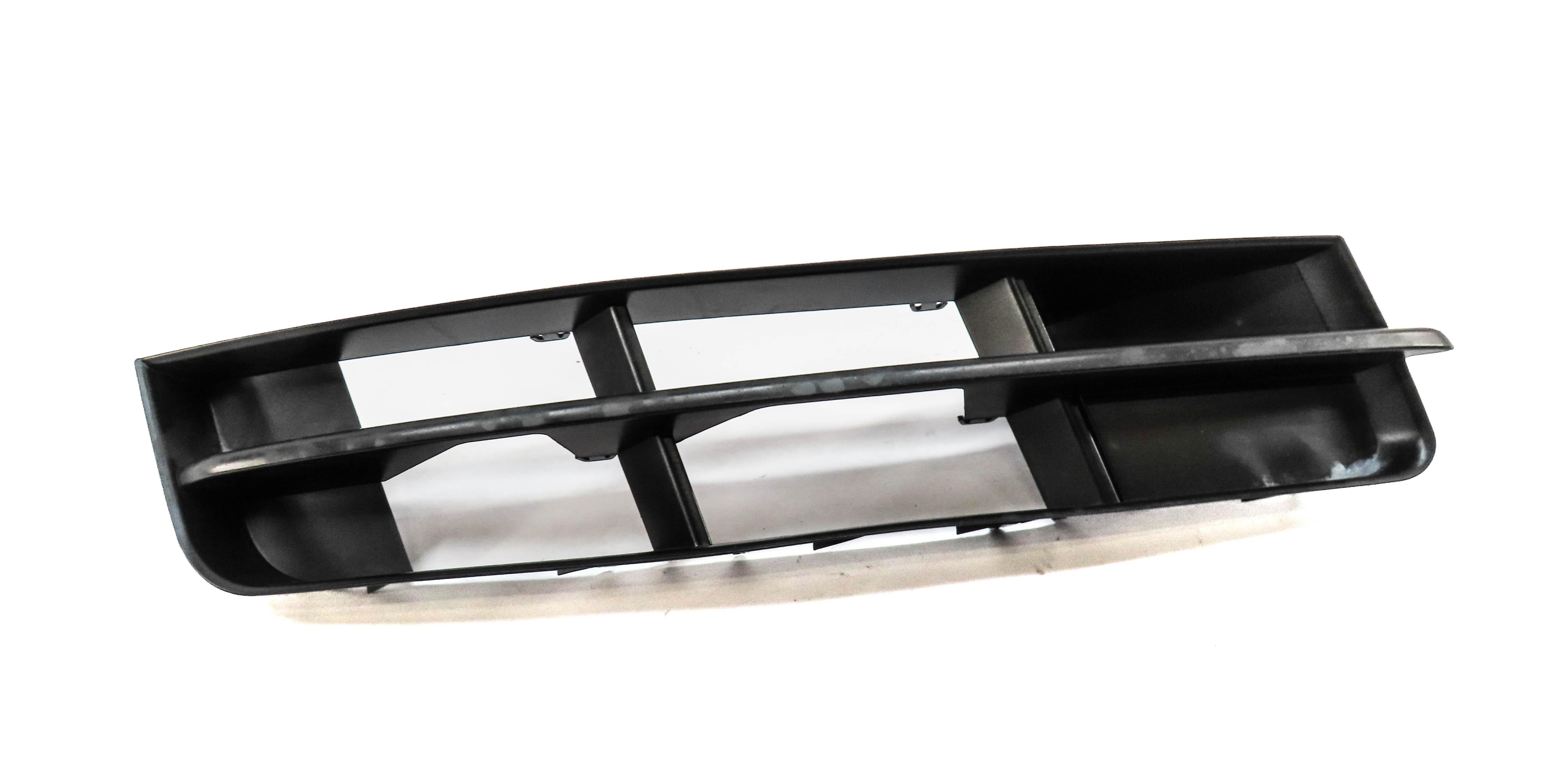 2010 AUDI Q7 (4L) RIGHT FRONT PASSENGER LOWER BUMPER GRILLE TRIM — exact item pictured