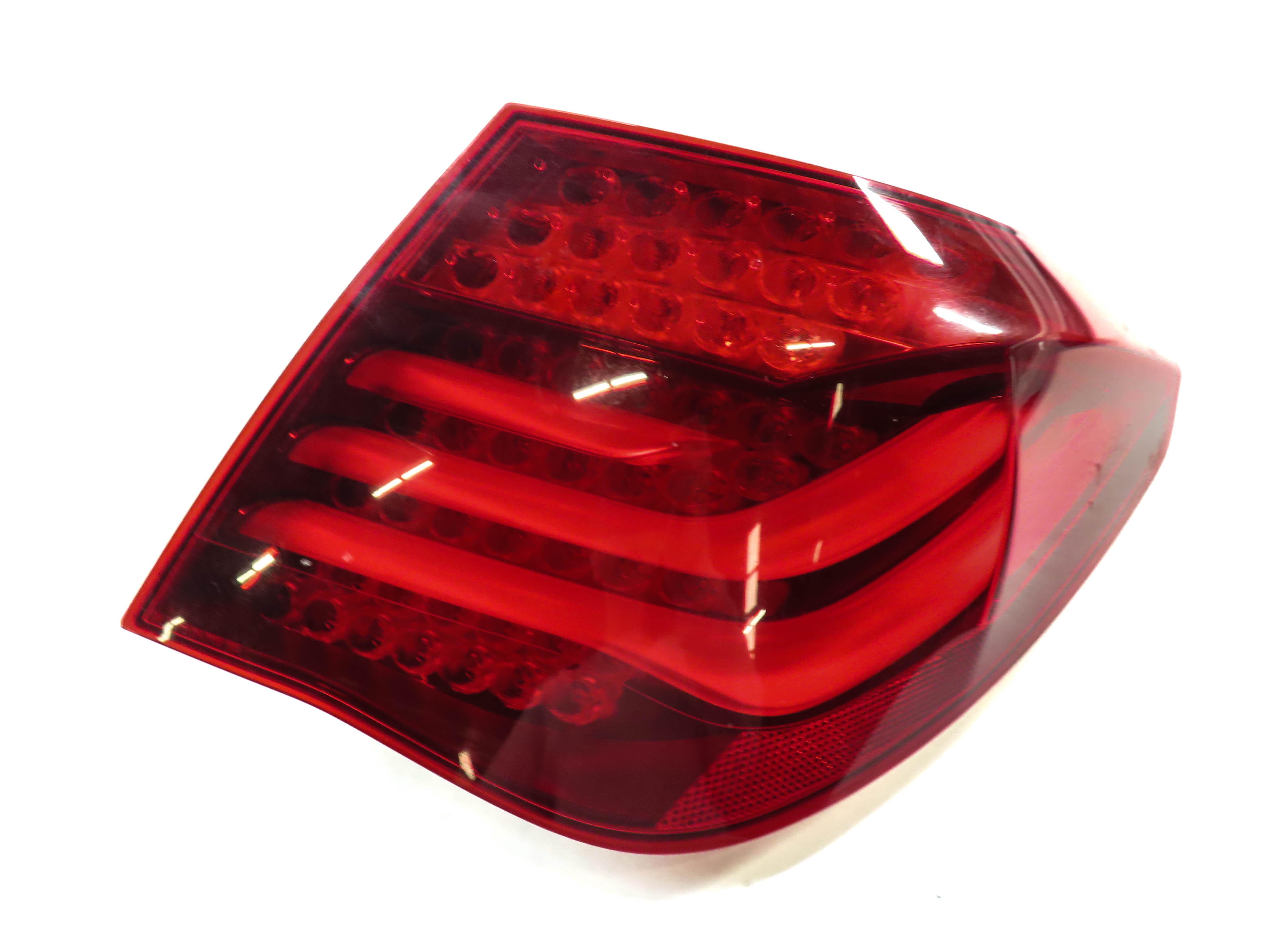 13-15 BMW 7 SERIES F01 F02 F04 REAR RIGHT PASSENGER OUTER TAILLIGHT BRAKE LIGHT — exact item pictured
