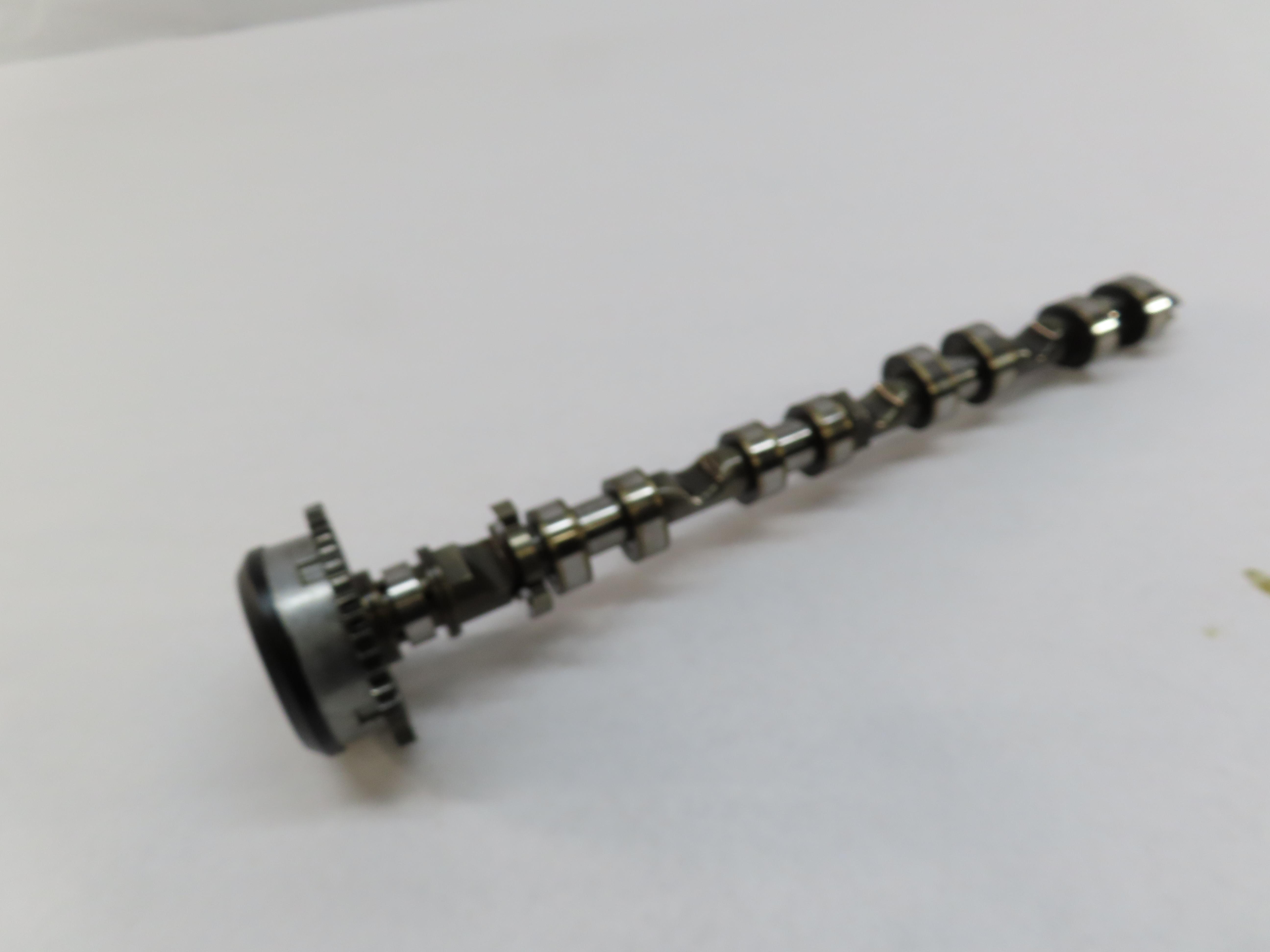 13-19 BMW 5 6 7 X5 X6 F01 F10 F15 4.4L N63 RIGHT CYLINDER HEAD INTAKE CAMSHAFT — exact item pictured