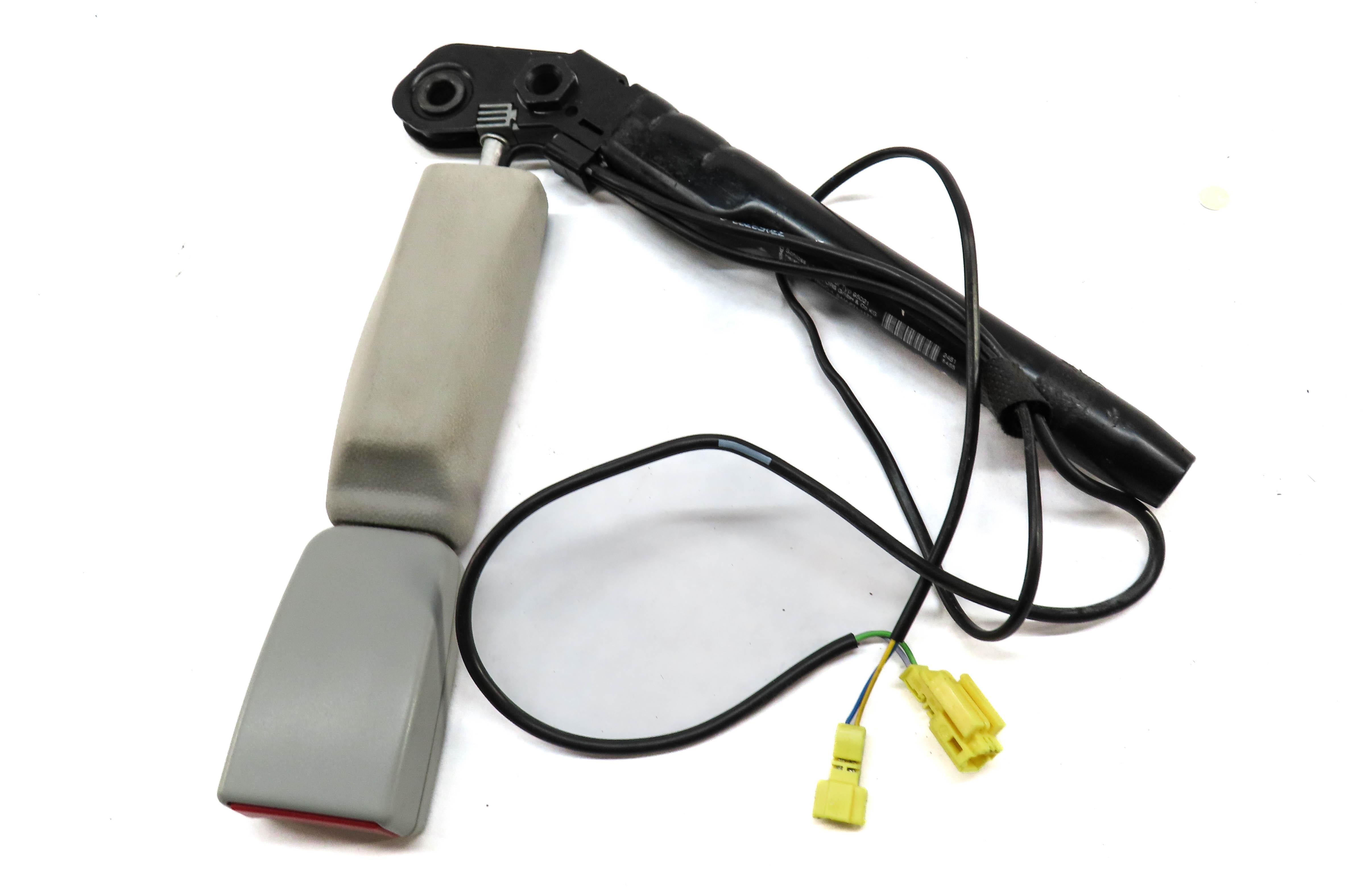 09-12 MERCEDES S W221 FRONT RIGHT PASSENGER SEATBELT BUCKLE RECEIVER (GRAY) — exact item pictured